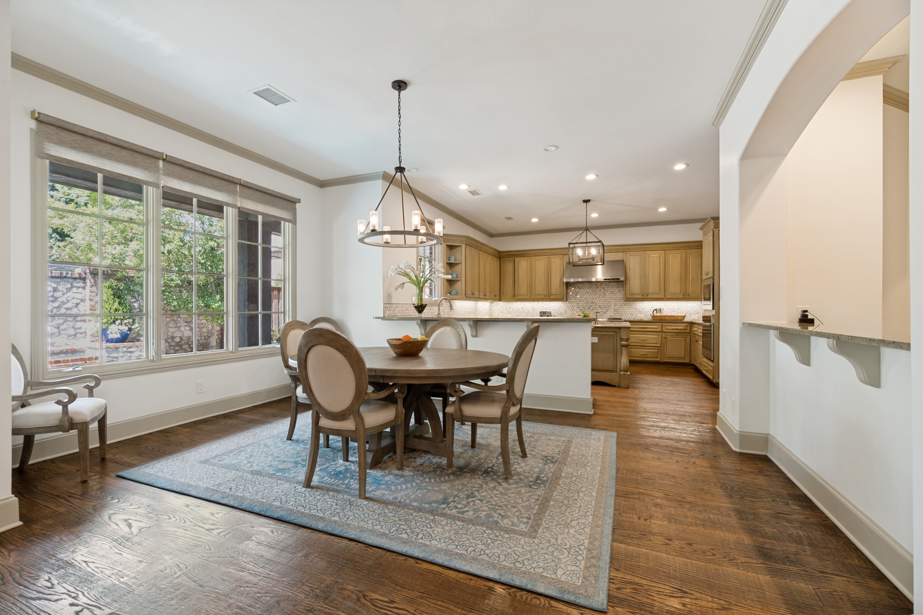  Updated European Transitional in the heart of Preston Hollow - 物件實景
