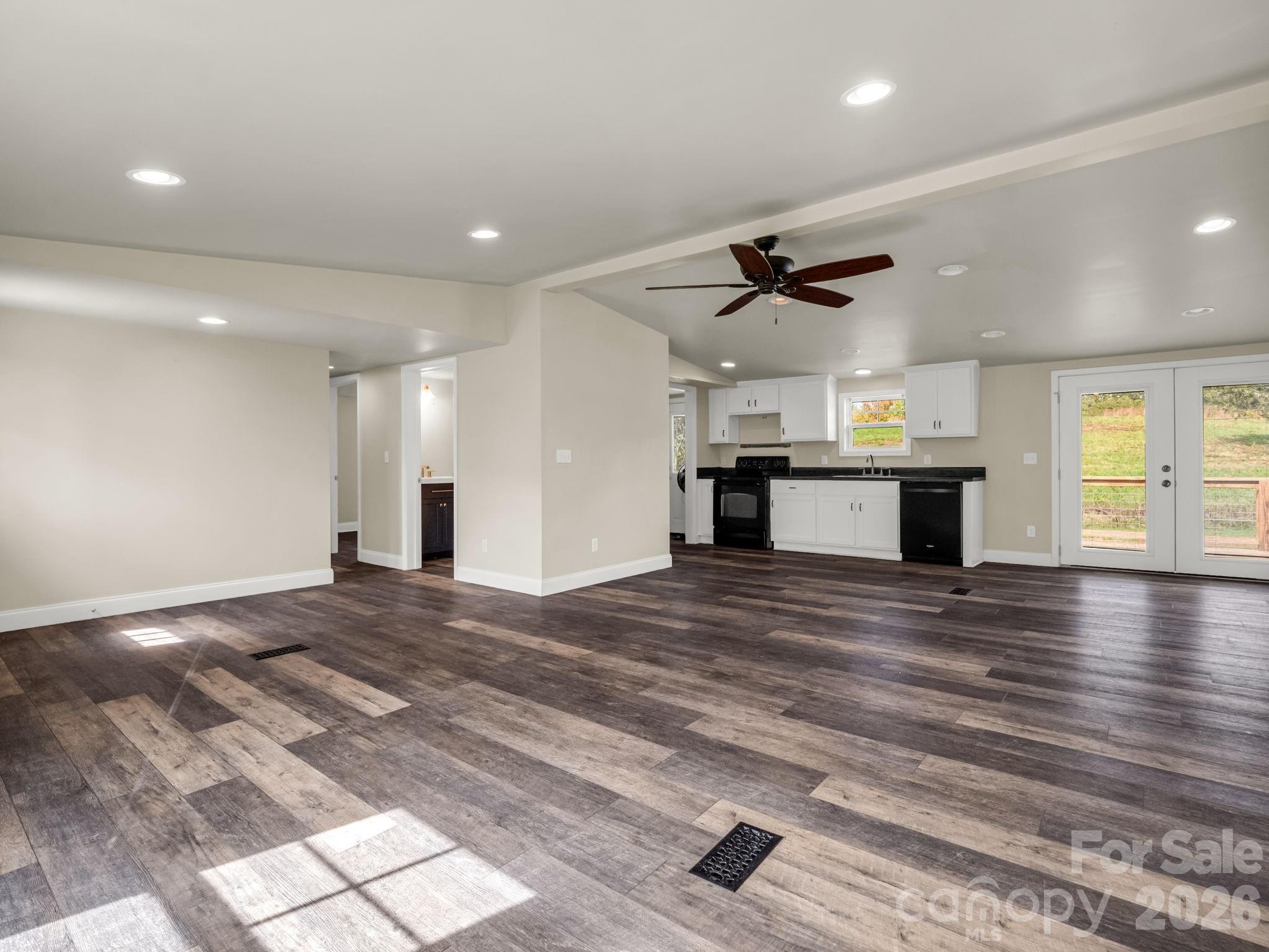 Mills River, North Carolina, 28759, United States, 3 Bedrooms Bedrooms, ,2 BathroomsBathrooms,Residential,For Sale,2048176