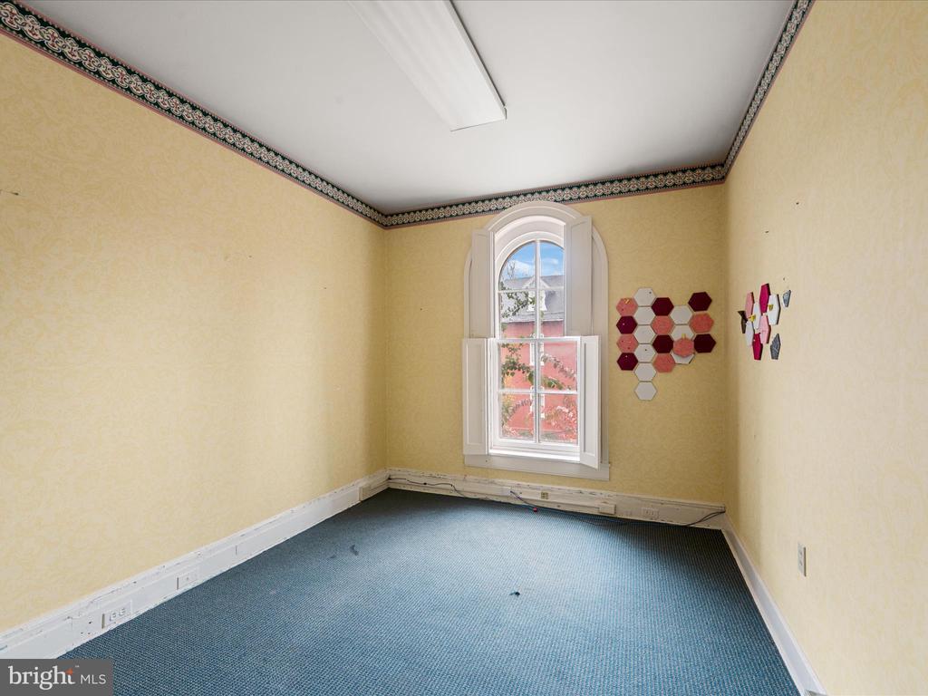 230 W Boscawen Street, Winchester, Virginia, 22601, United States, ,Residential,For Sale,230 W Boscawen Street,1660726