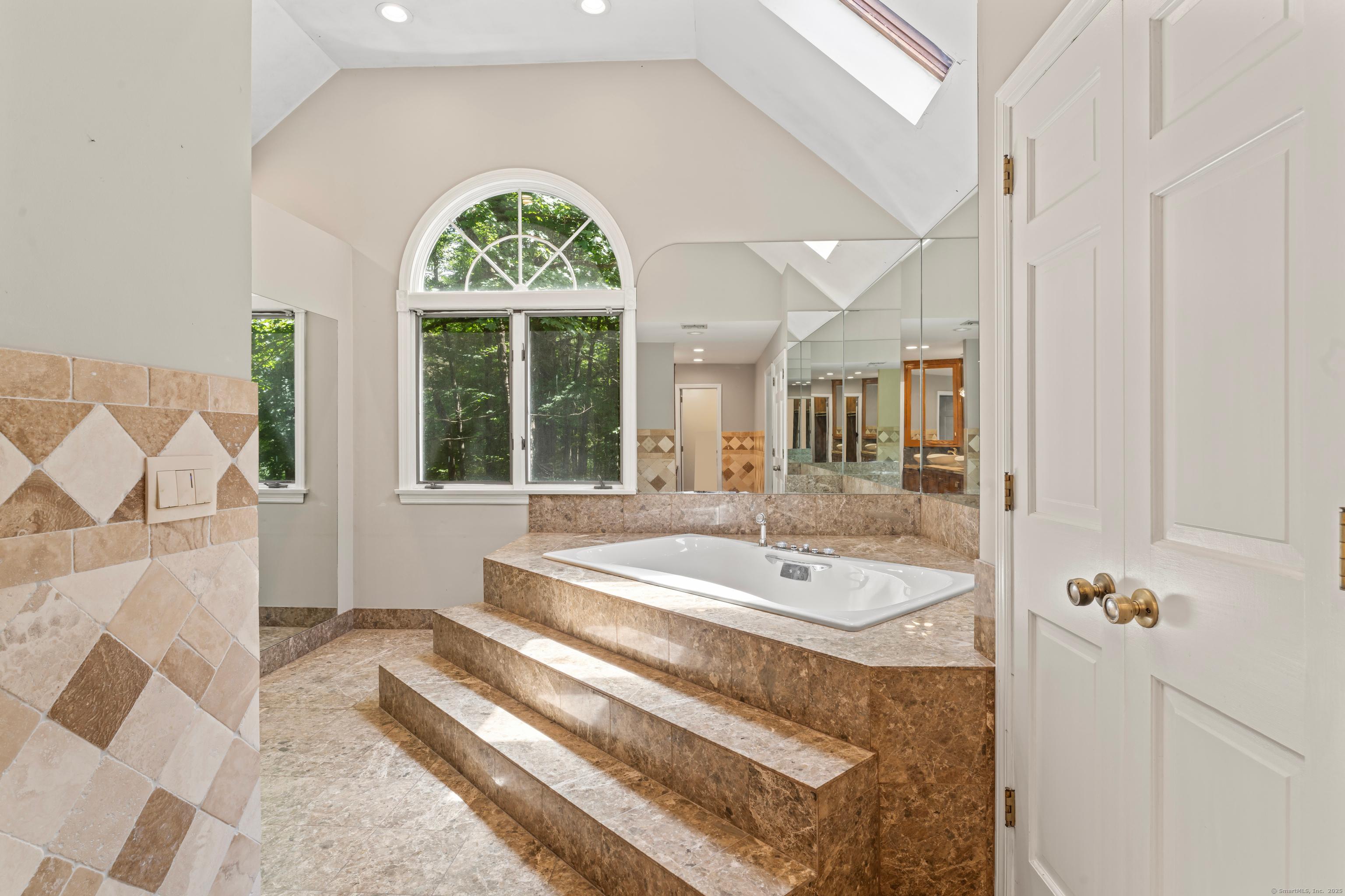 Stamford, Connecticut, 06903, United States, 4 Bedrooms Bedrooms, ,5 BathroomsBathrooms,Residential,For Sale,1923420