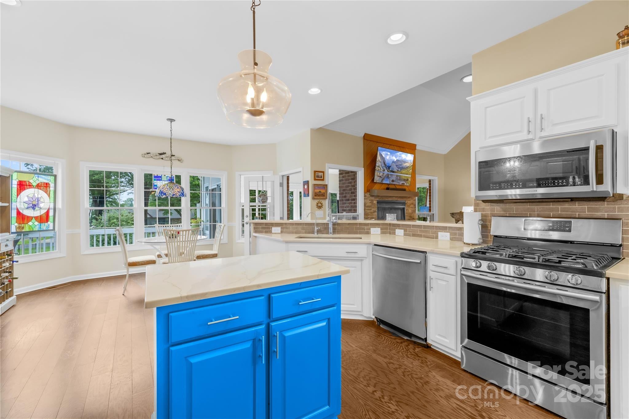 Cornelius, North Carolina, 28031, United States, 3 Bedrooms Bedrooms, ,3 BathroomsBathrooms,Residential,For Sale,1981519