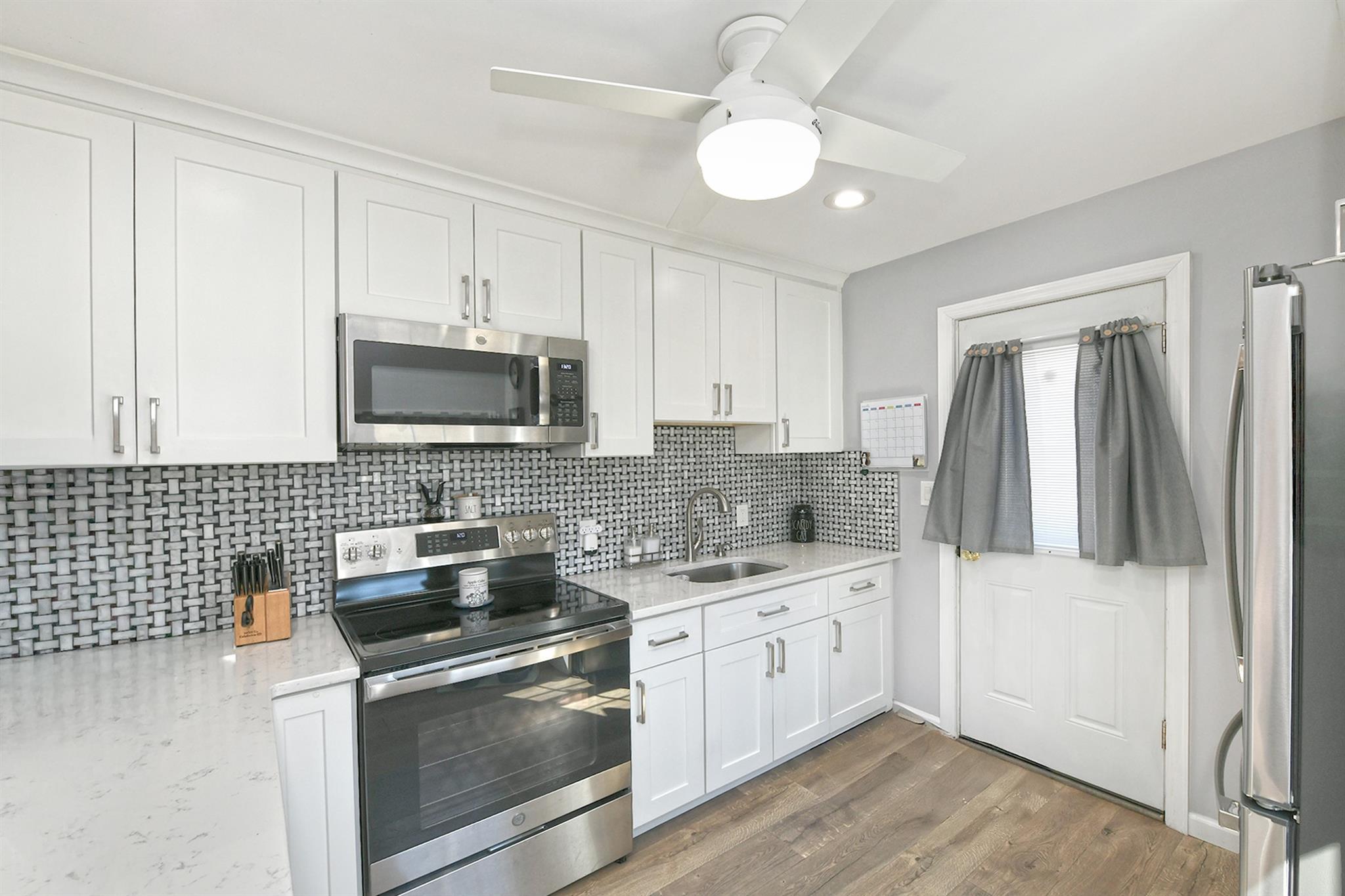 Levittown, New York, 11756, United States, 3 Bedrooms Bedrooms, ,1 BathroomBathrooms,Residential,For Sale,1737239