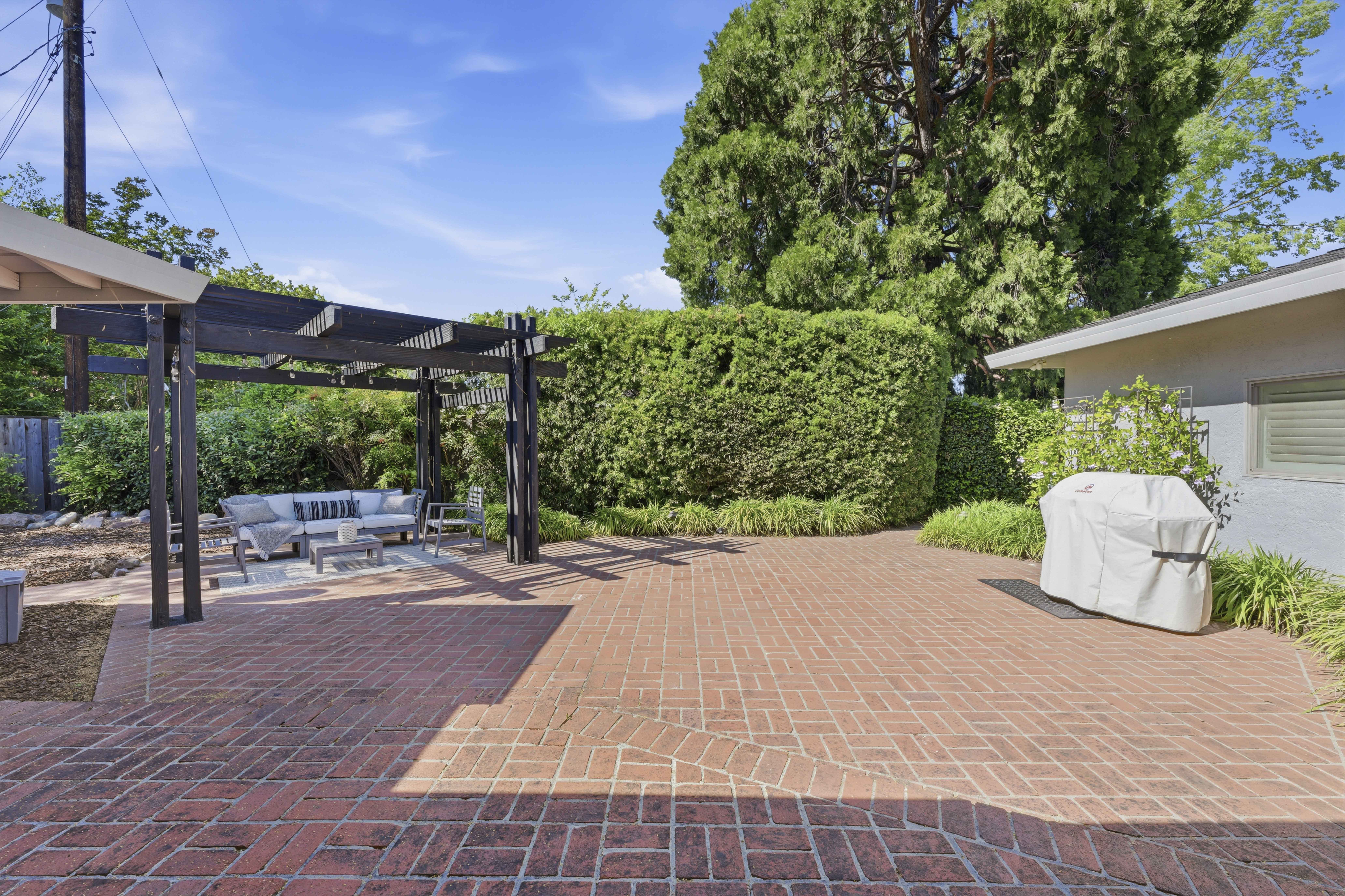  2929 Latham Drive, Sacramento, CA 95864 - 物件實景