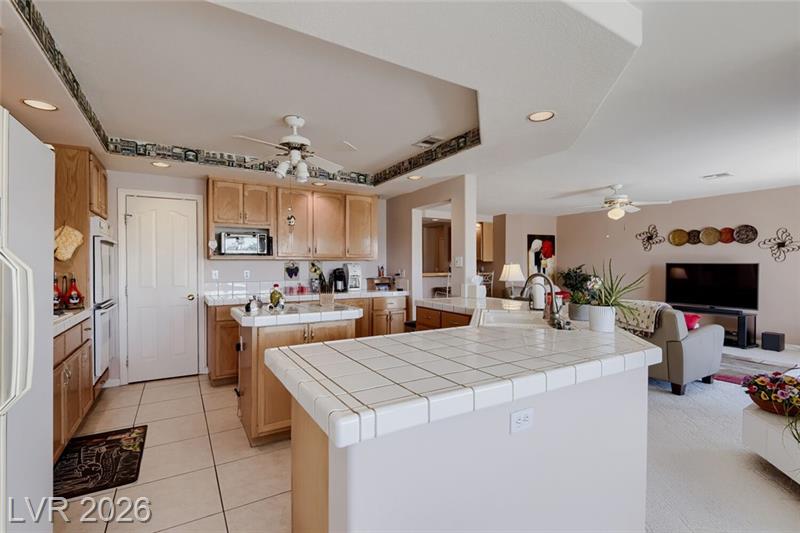 Henderson, Nevada, 89074, United States, 5 Bedrooms Bedrooms, ,2 BathroomsBathrooms,Residential,For Sale,2048039