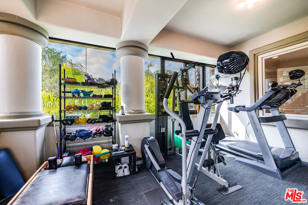 Beverly Hills, California, 90210, United States, 4 Bedrooms Bedrooms, ,5 BathroomsBathrooms,Residential,For Sale,1919871
