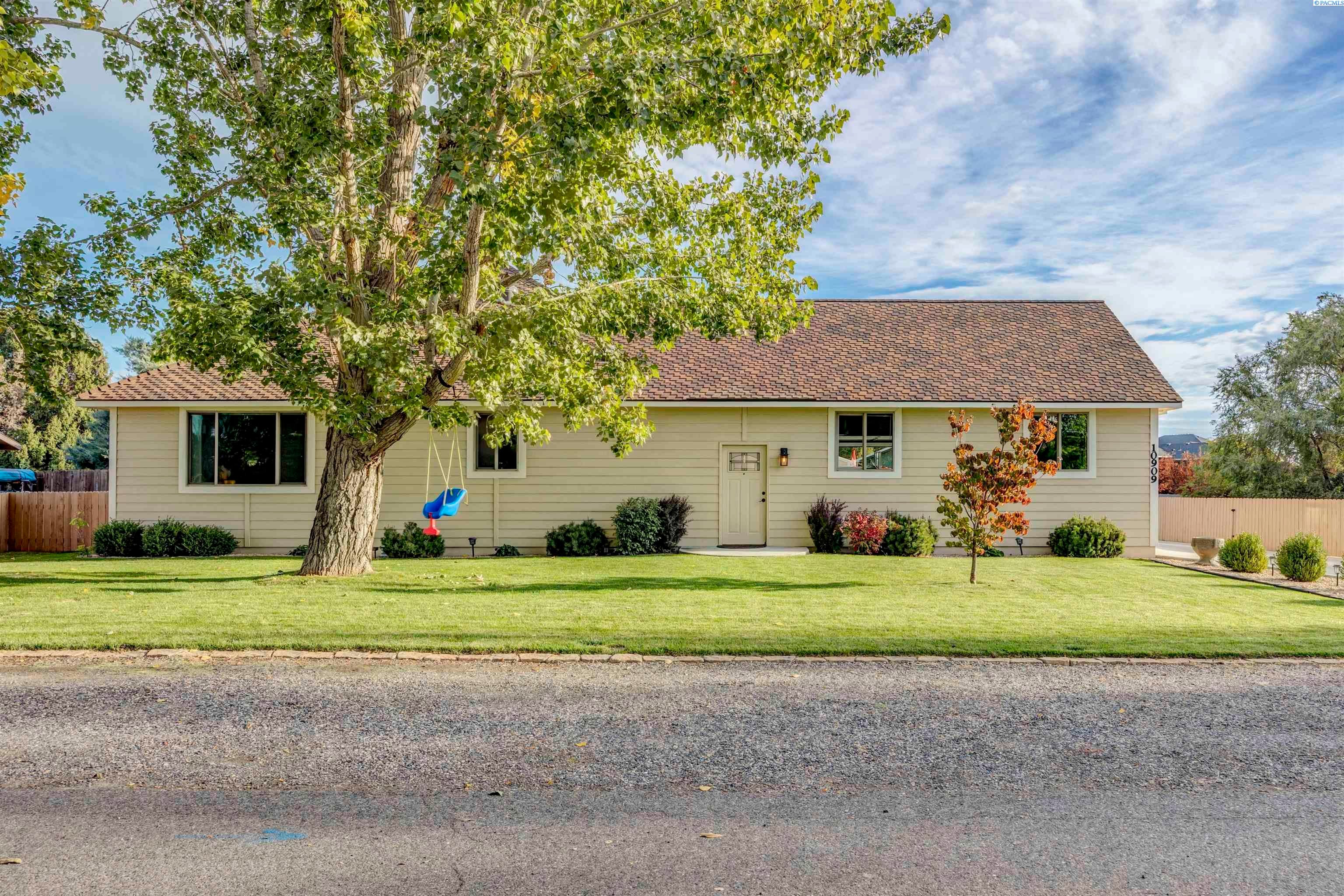 Pasco, Washington, 99301, United States, 3 Bedrooms Bedrooms, ,3 BathroomsBathrooms,Residential,For Sale,1981620