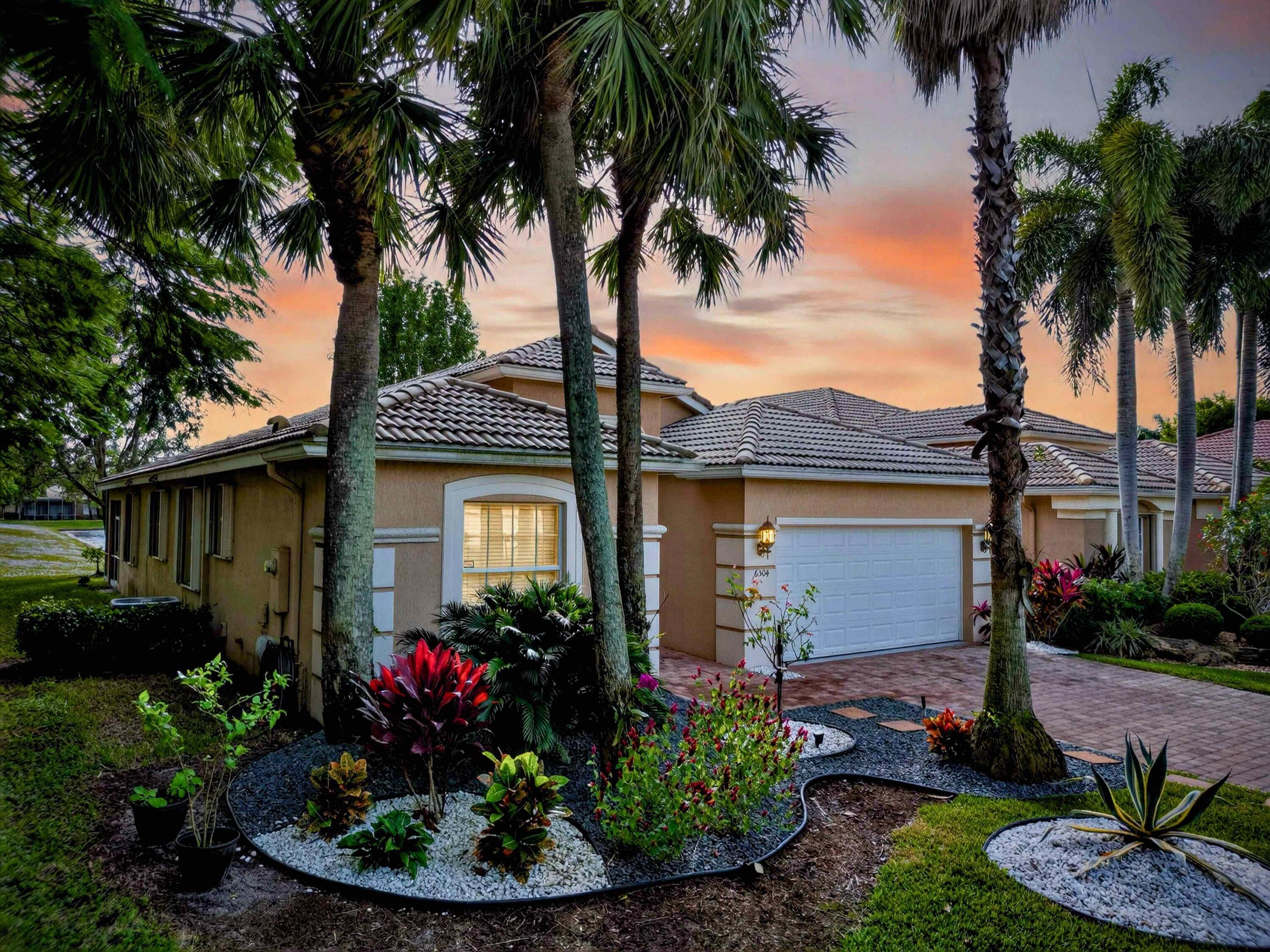 Lake Worth, Florida, 33467, United States, 2 Bedrooms Bedrooms, ,2 BathroomsBathrooms,Residential,For Sale,2005315