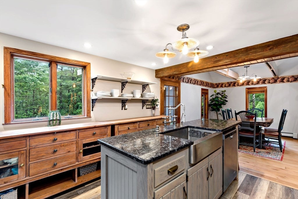 Kingston, Massachusetts, 02364, United States, 3 Bedrooms Bedrooms, ,2 BathroomsBathrooms,Residential,For Sale,1975778