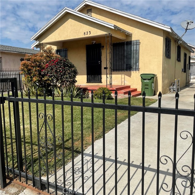 Los Angeles, California, 90044, United States, 2 Bedrooms Bedrooms, ,2 BathroomsBathrooms,Residential,For Sale,1935835