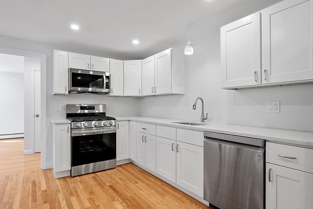 Exeter, New Hampshire, 03833, United States, 4 Bedrooms Bedrooms, ,3 BathroomsBathrooms,Residential,For Sale,1927852