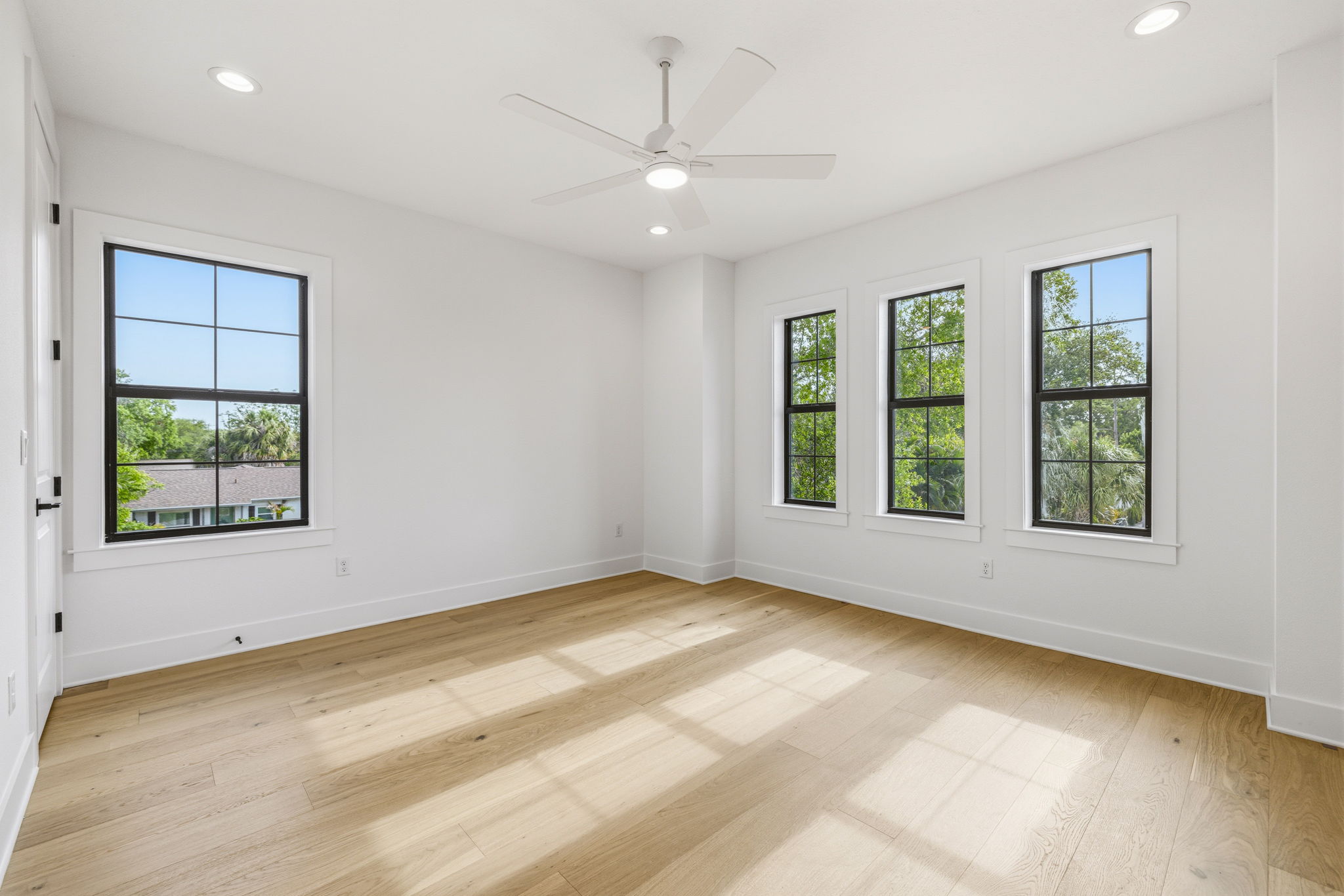 Tampa, Florida, 33611, United States, 4 Bedrooms Bedrooms, ,4 BathroomsBathrooms,Residential,For Sale,2009743