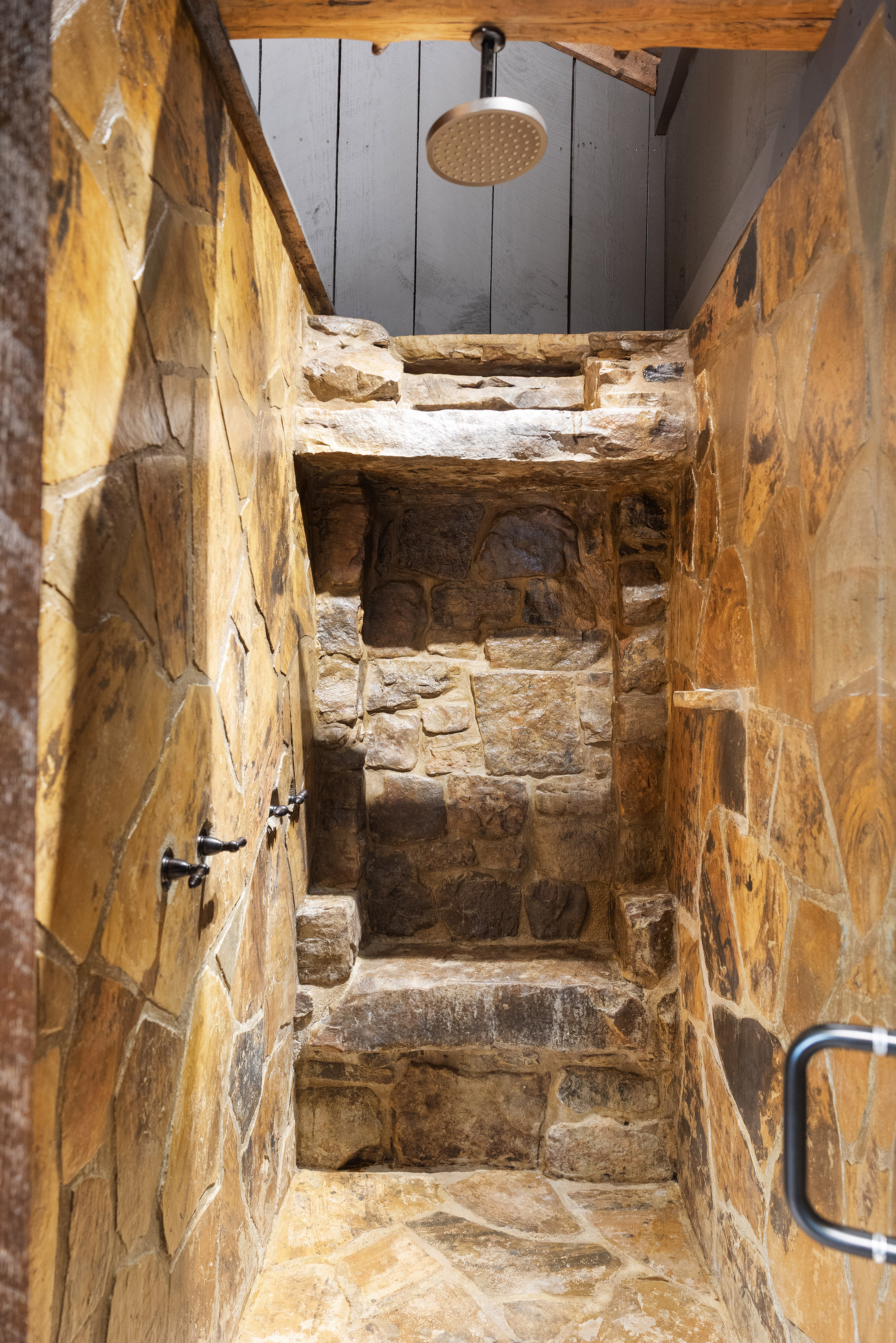  Mineral Bluff Retreat Offers Resort-caliber Outdoor Living and Sweeping Views - 物件實景