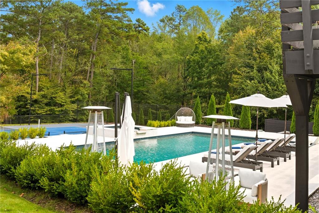 Alpharetta, Georgia, 30005, United States, 4 Bedrooms Bedrooms, ,6 BathroomsBathrooms,Residential,For Sale,1983404