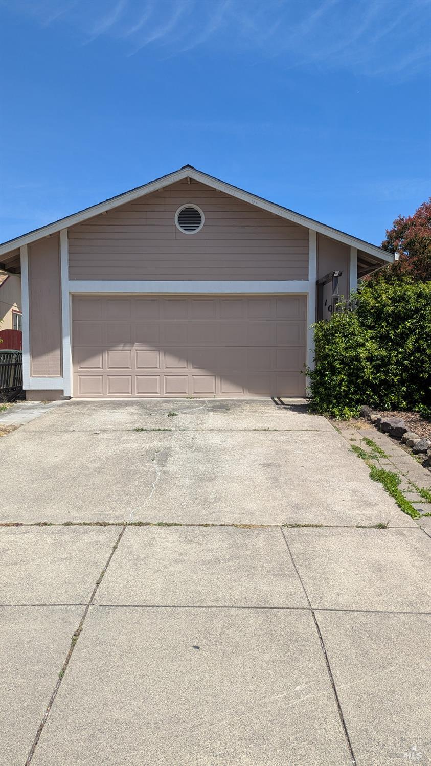 Santa Rosa, California, 95401, United States, 3 Bedrooms Bedrooms, ,2 BathroomsBathrooms,Residential,For Sale,1827098