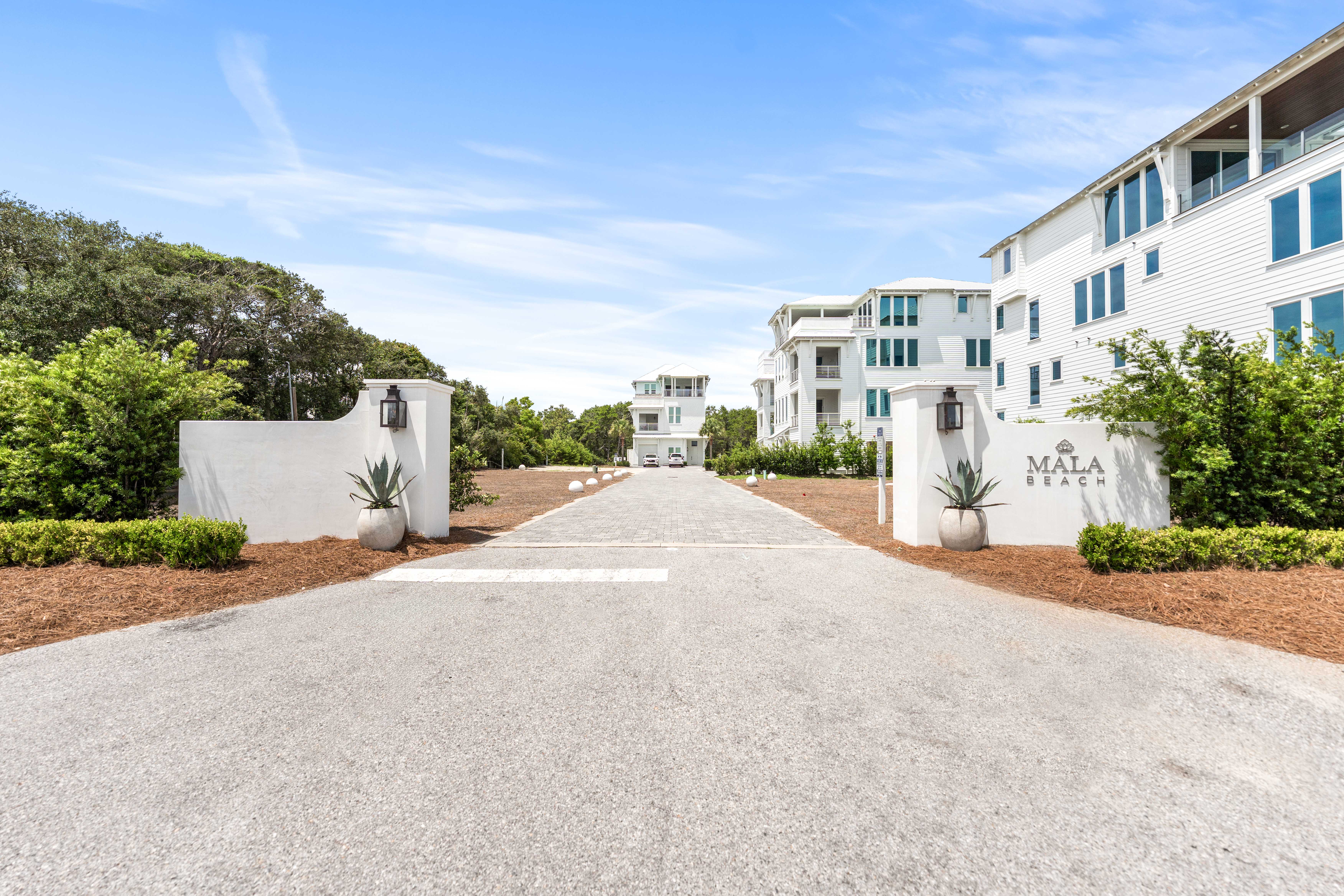  Four-Level Coastal Estate with Gulf Views in Exclusive Mala Beach - 物件實景