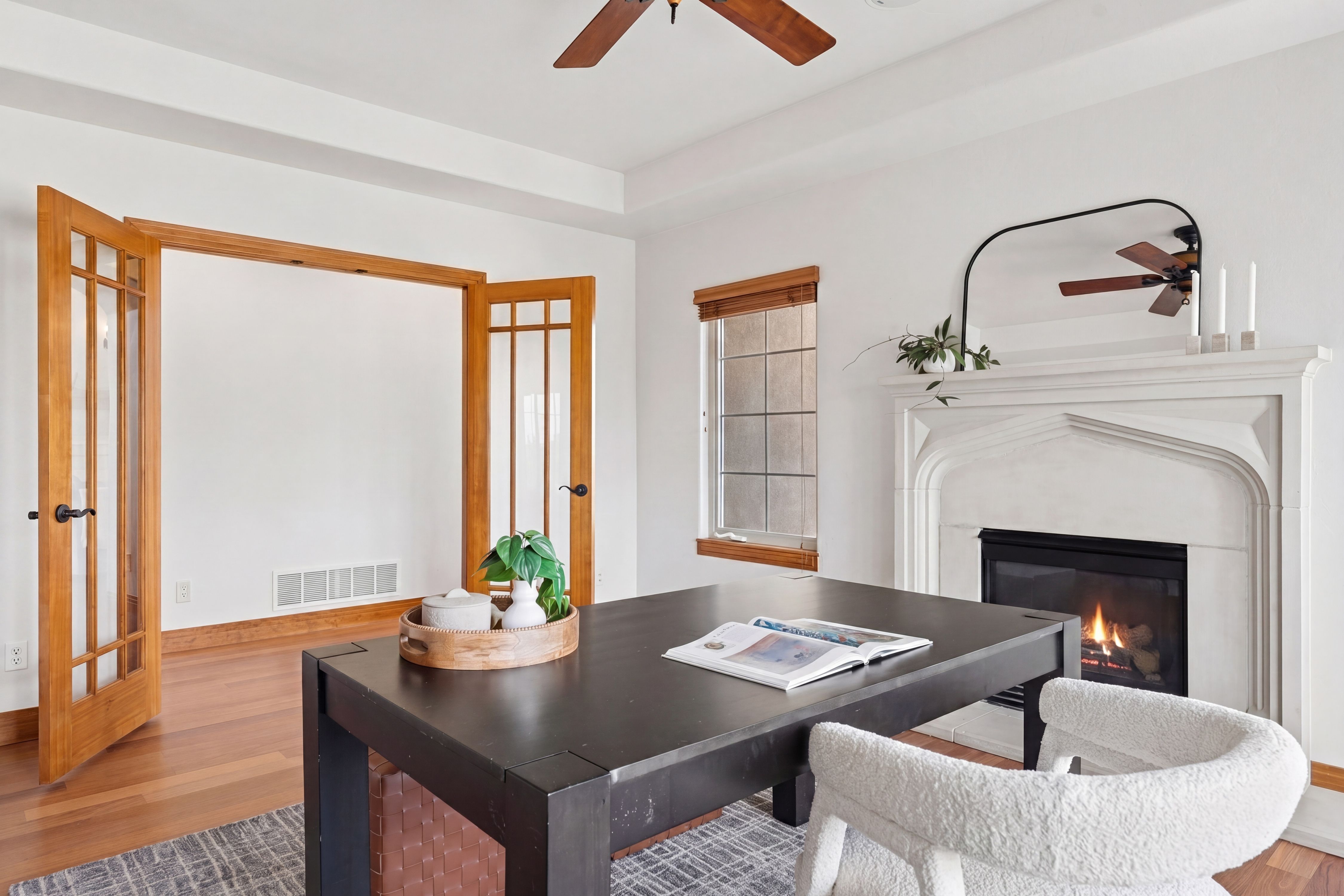  Set high on a hill in The Timbers and backing to open space - 物件實景