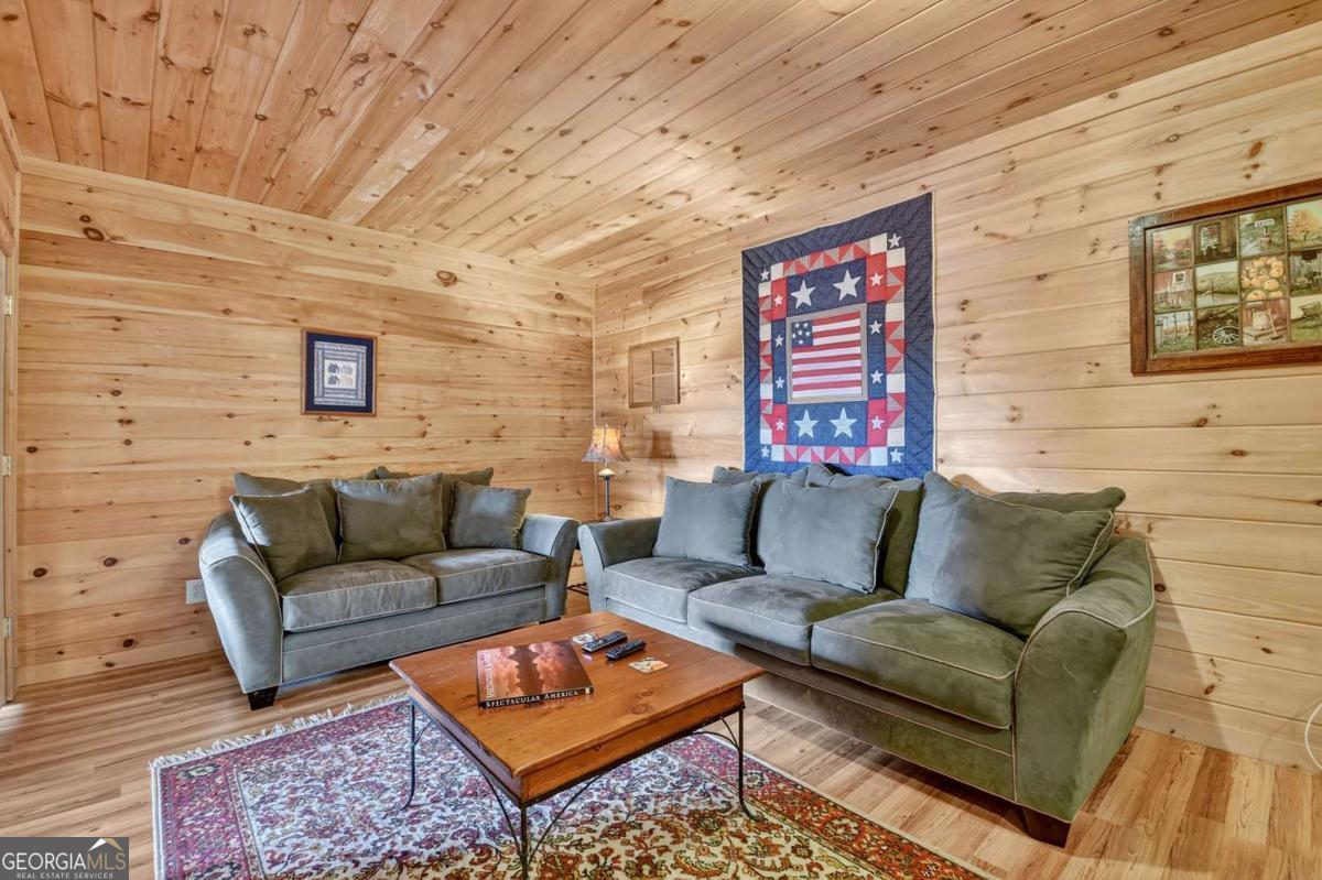 Blue Ridge, Georgia, 30513, United States, 3 Bedrooms Bedrooms, ,3 BathroomsBathrooms,Residential,For Sale,1952003