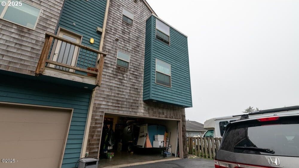 Depoe Bay, Oregon, 97341, United States, 3 Bedrooms Bedrooms, ,4 BathroomsBathrooms,Residential,For Sale,1939228
