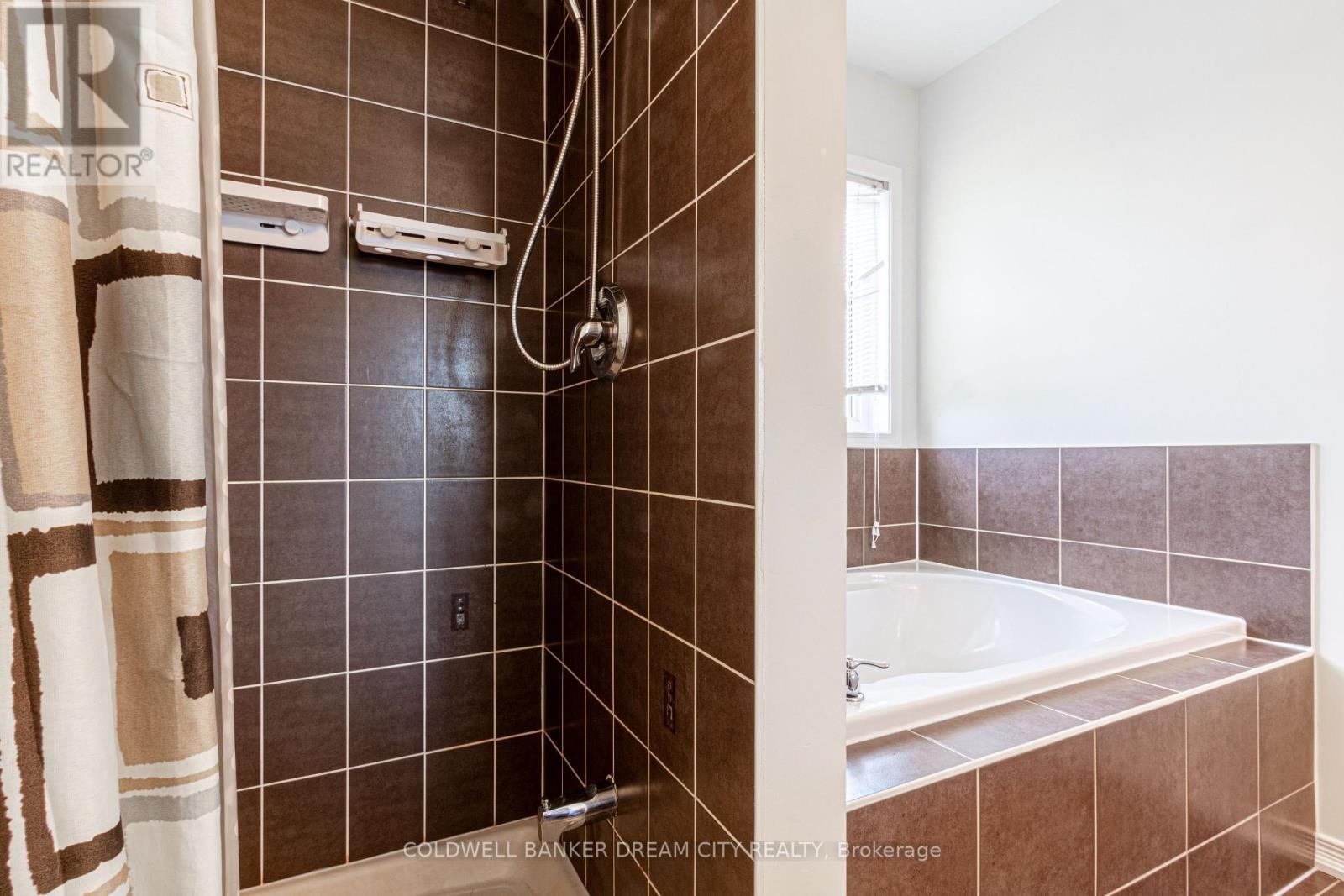 BRANTFORD, Ontario, N3T 0E6, CA, 3 Bedrooms Bedrooms, ,2 BathroomsBathrooms,Residential,For Sale,1903320