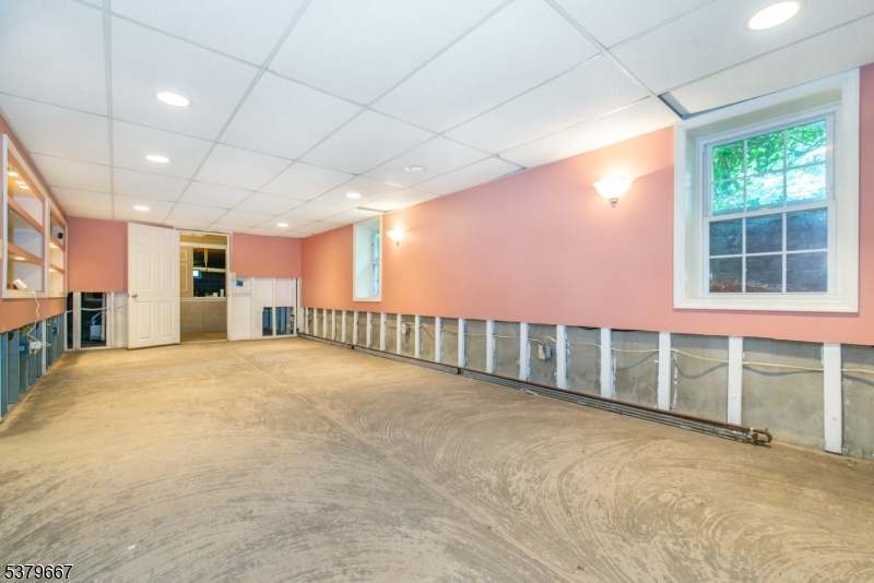 Parsippany-Troy Hills Twp., New Jersey, 07950, United States, 3 Bedrooms Bedrooms, ,4 BathroomsBathrooms,Residential,For Sale,1926193