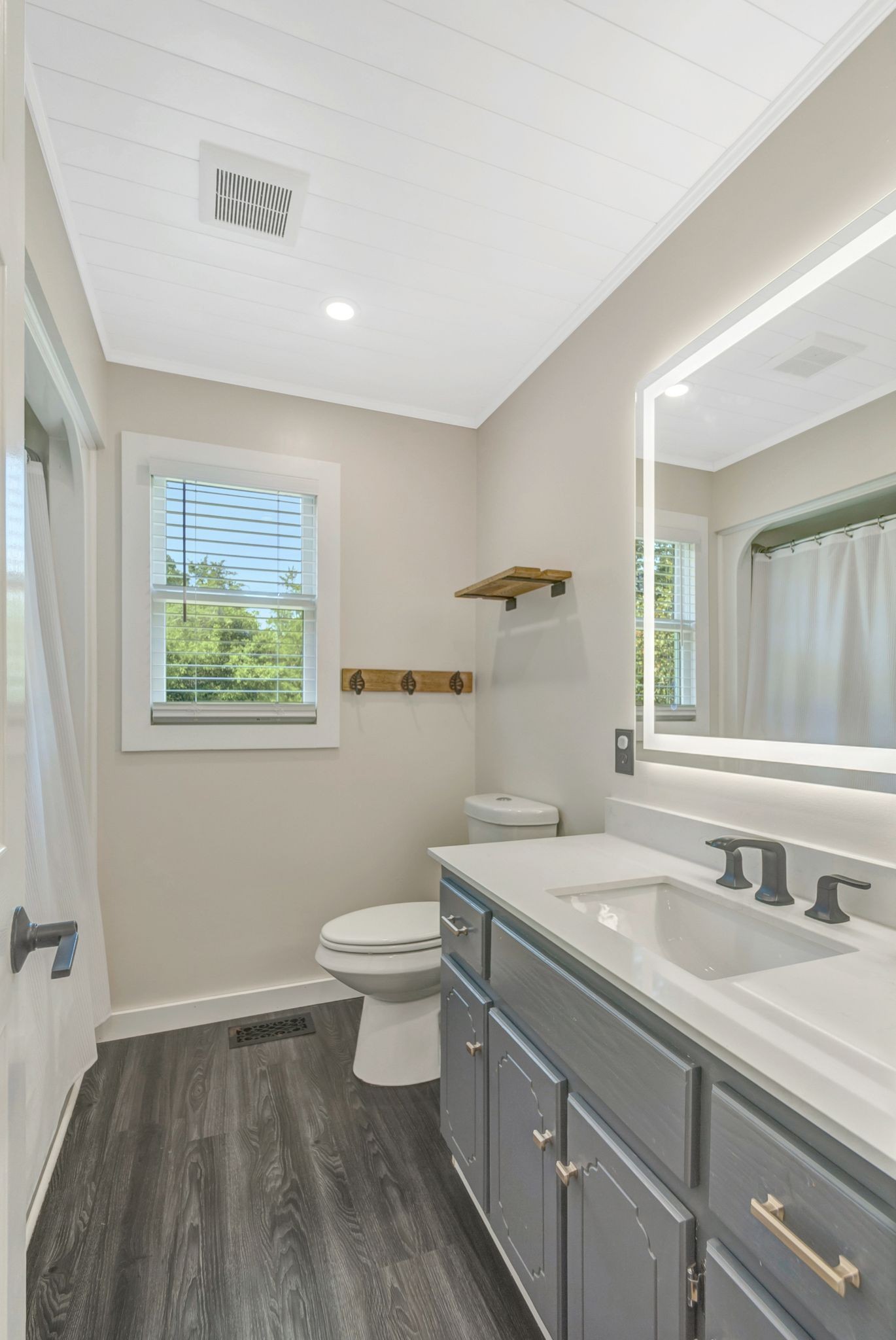 Pulaski, Tennessee, 38478, United States, 4 Bedrooms Bedrooms, ,2 BathroomsBathrooms,Residential,For Sale,1932287
