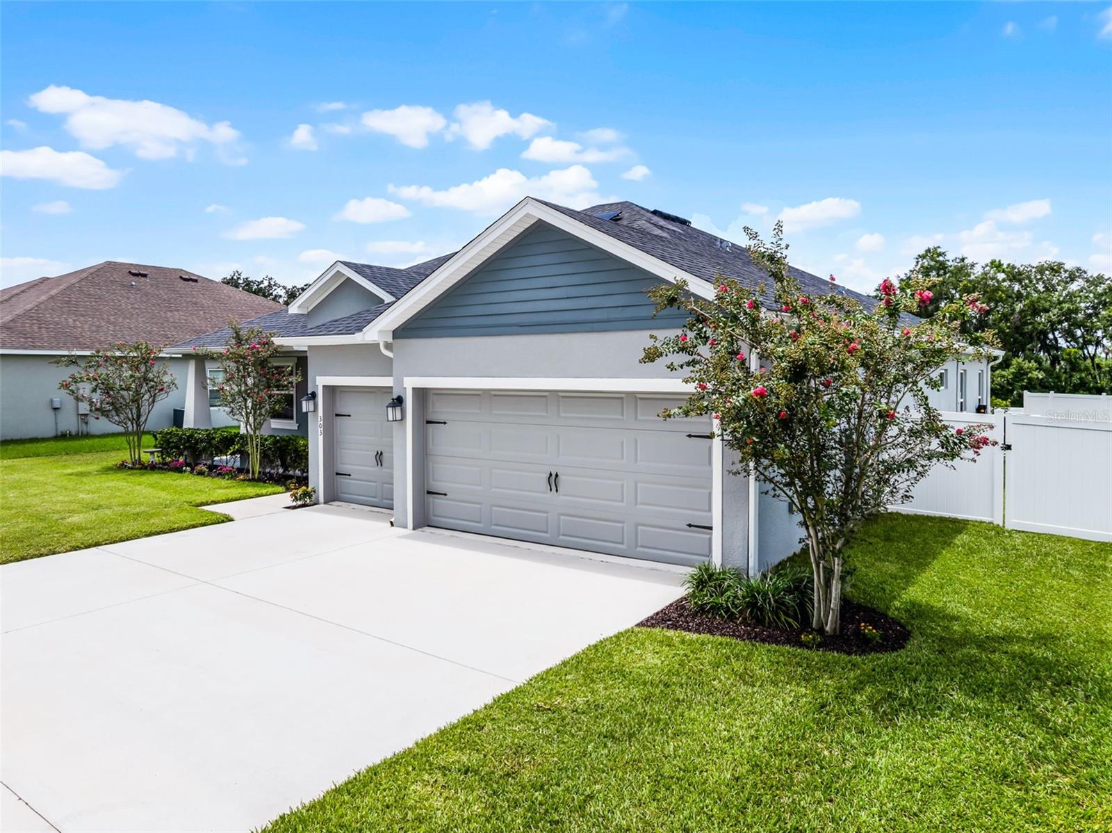 AUBURNDALE, Florida, 33823, United States, 4 Bedrooms Bedrooms, ,3 BathroomsBathrooms,Residential,For Sale,1899734