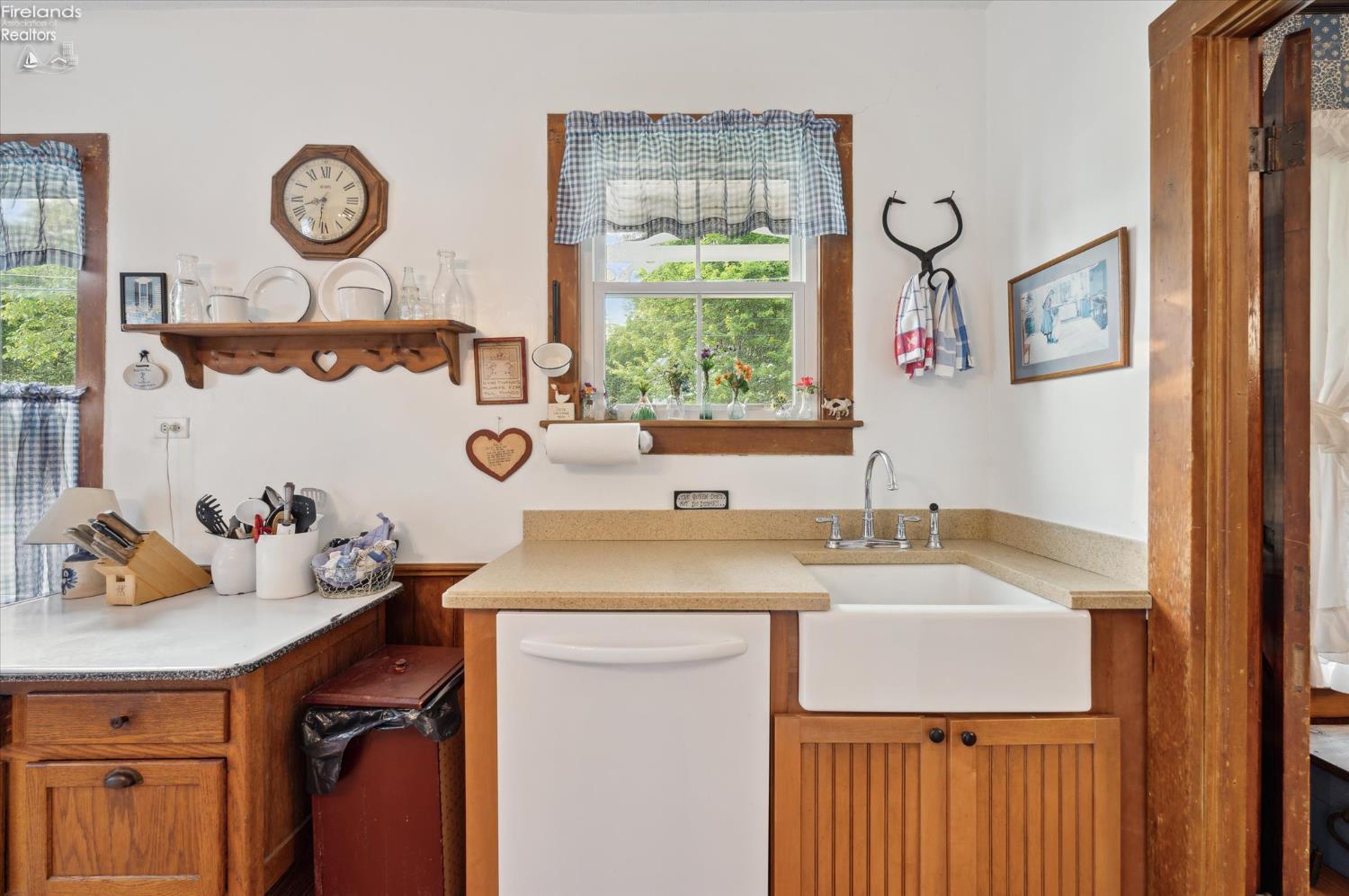 Put-In-Bay, Ohio, 43456, United States, 4 Bedrooms Bedrooms, ,2 BathroomsBathrooms,Residential,For Sale,1983936