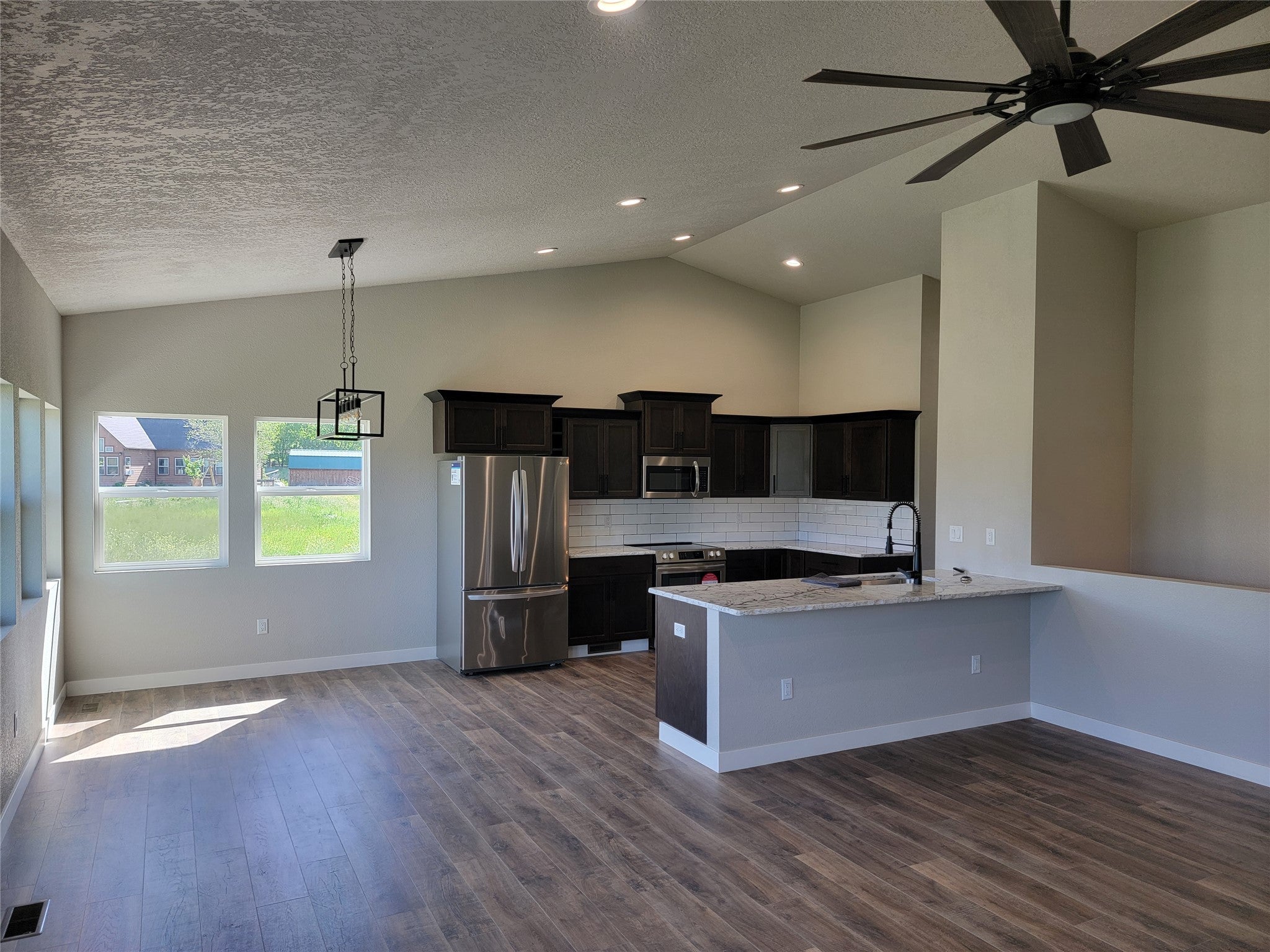Plains, Montana, 59859, United States, 6 Bedrooms Bedrooms, ,3 BathroomsBathrooms,Residential,For Sale,1866900