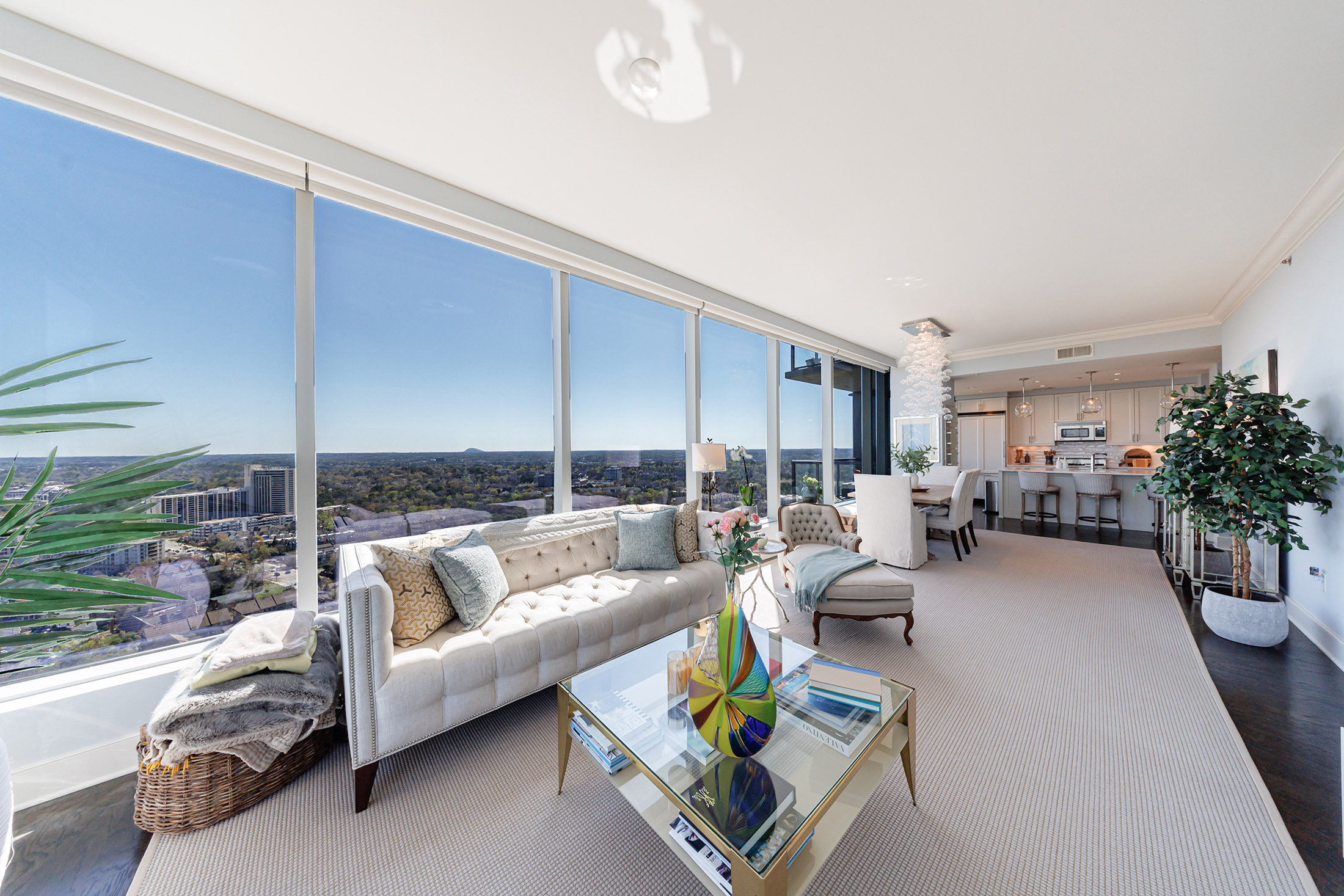  Exceptional One Bedroom Corner Residence with Sweeping Skyline Views - 物件實景
