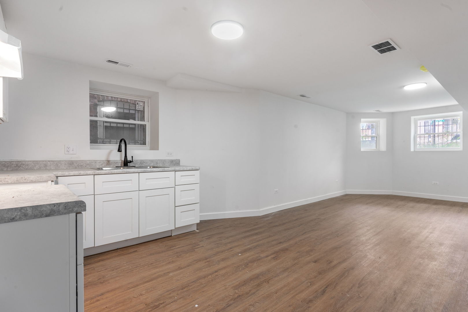 Chicago, Illinois, 60623, United States, 9 Bedrooms Bedrooms, ,Residential,For Sale,1932995