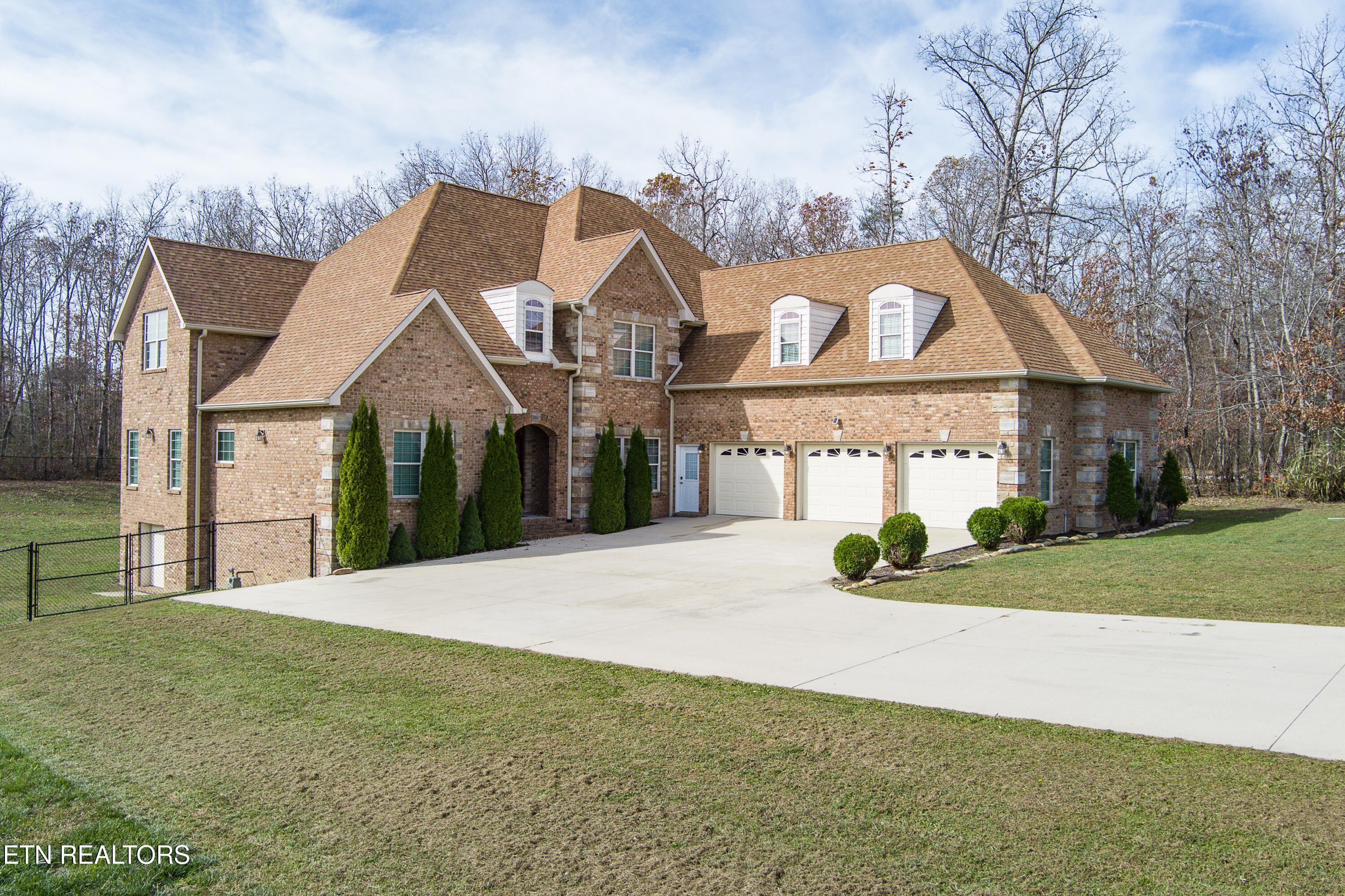 39 N Riverview Ln., Crossville, Tennessee, 38555, United States, 5 Bedrooms Bedrooms, ,5 BathroomsBathrooms,Residential,For Sale,39 N Riverview Ln.,1654091