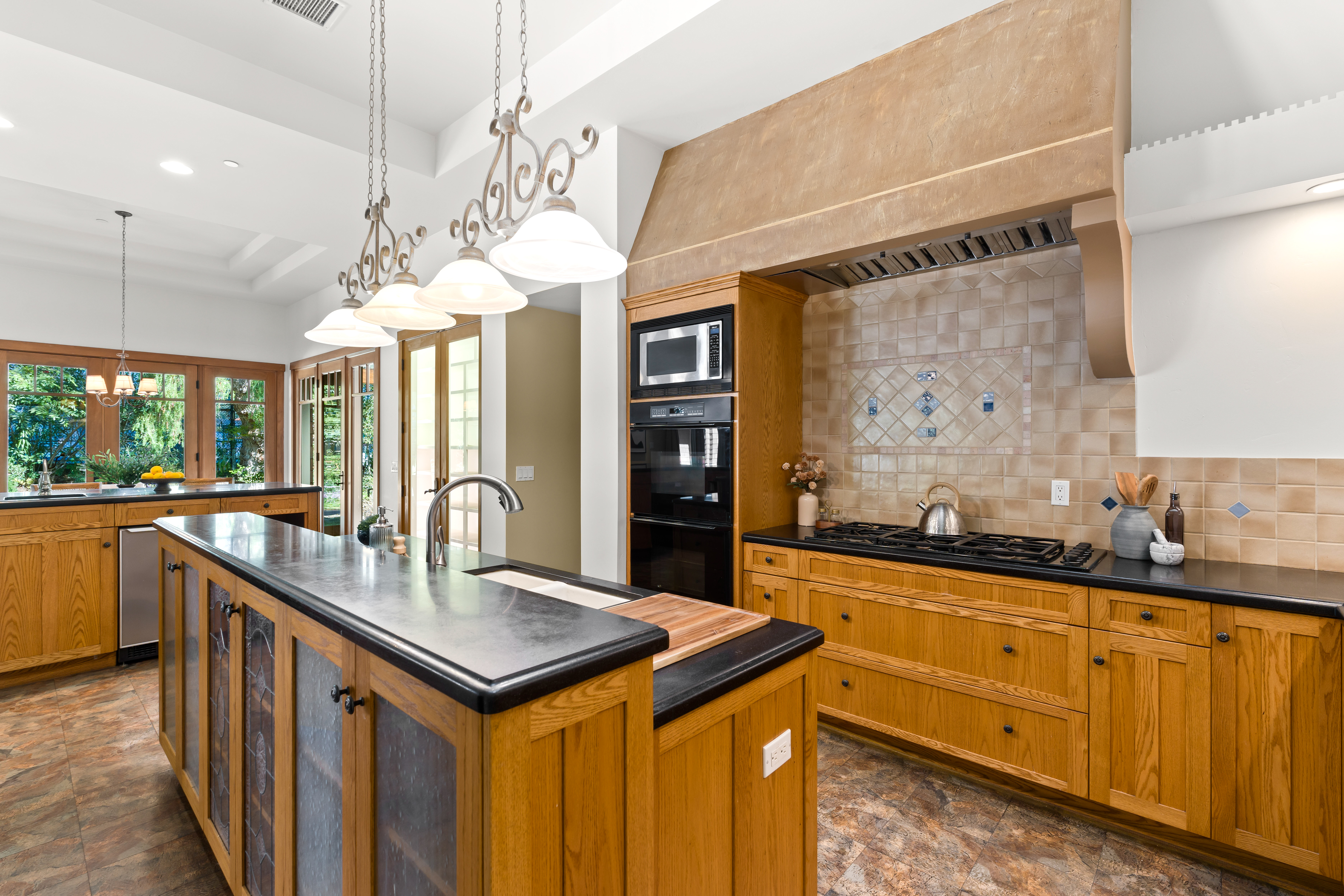  402 South Montgomery Street, Ojai, CA 93023 - 物件實景