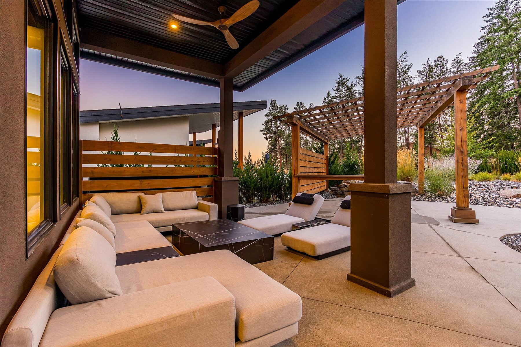  Contemporary Home in Lakestone - 物件實景
