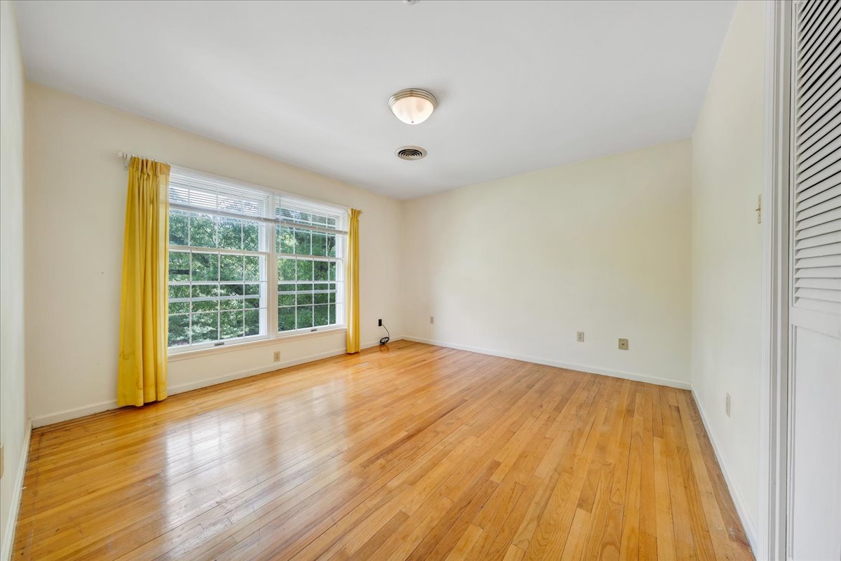 Roanoke, Virginia, 24015, United States, 5 Bedrooms Bedrooms, ,3 BathroomsBathrooms,Residential,For Sale,2043623