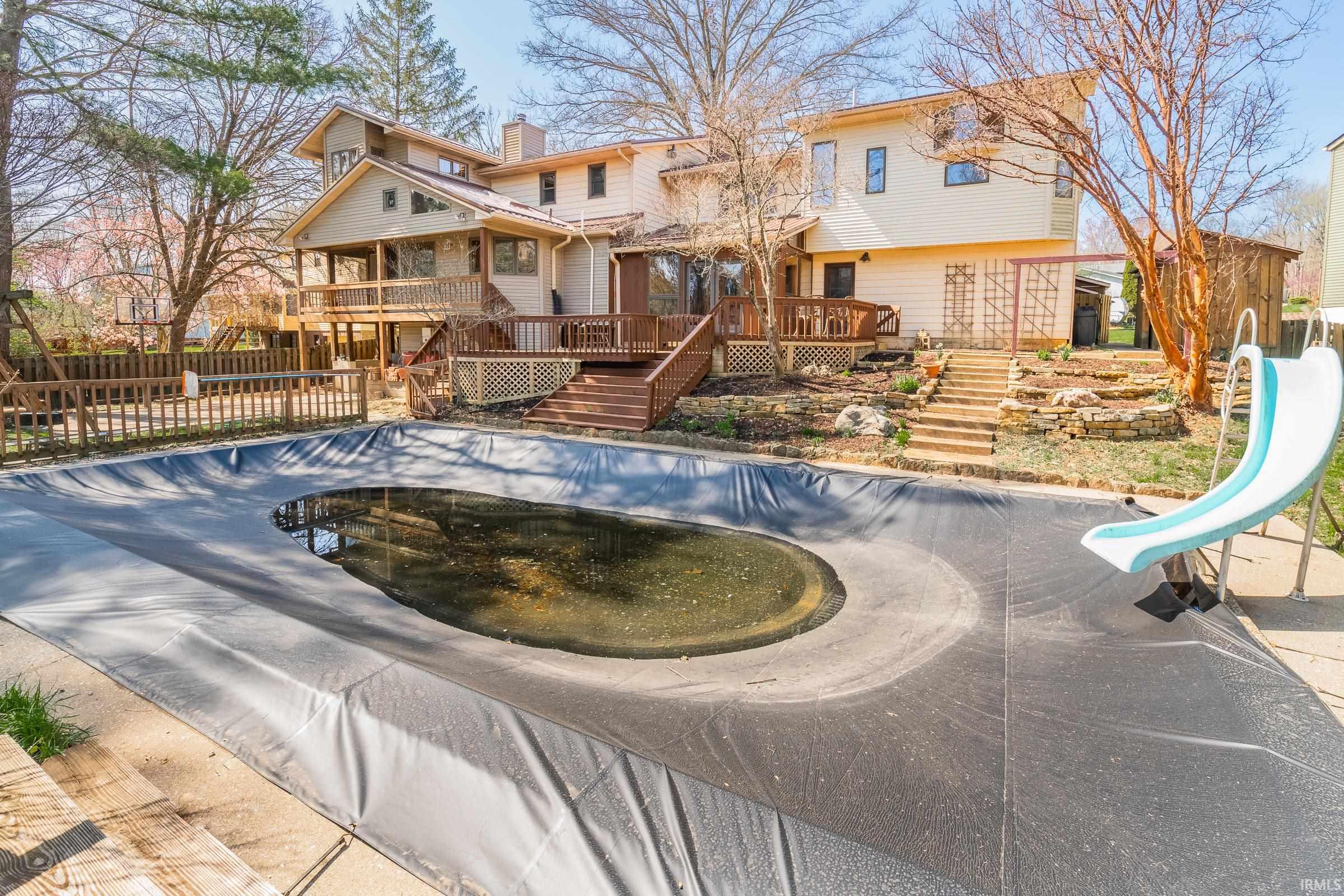 Bloomington, Indiana, 47401, United States, 8 Bedrooms Bedrooms, ,5 BathroomsBathrooms,Residential,For Sale,1988633