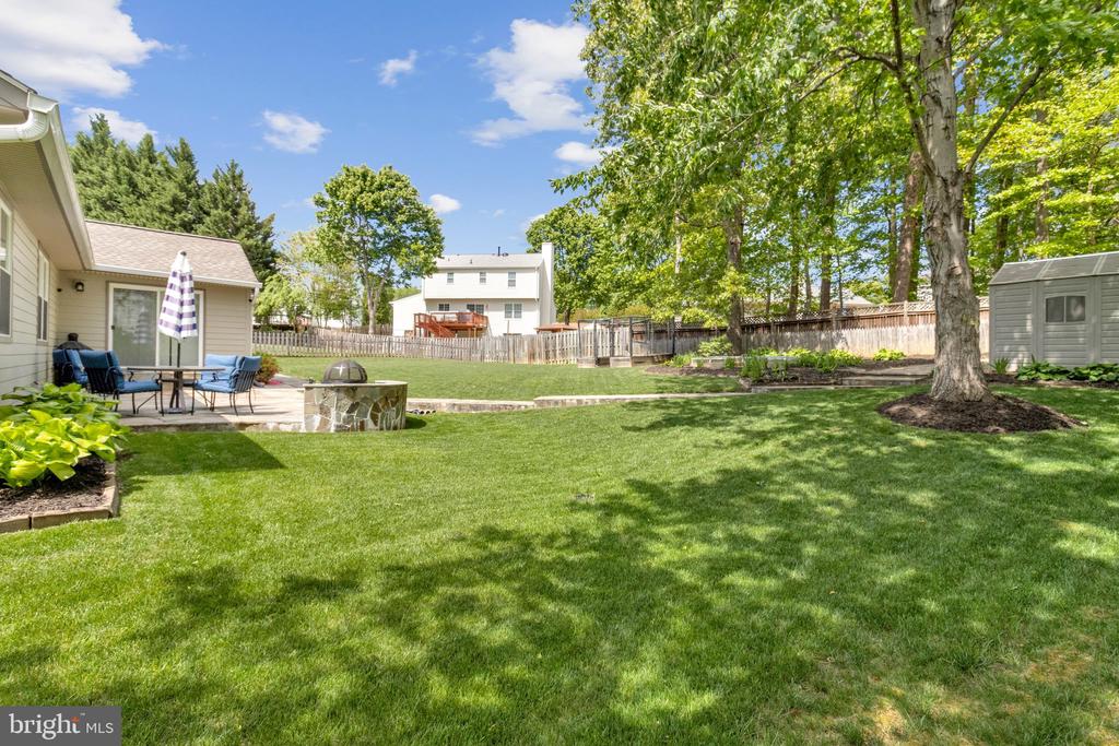Burke, Virginia, 22015, United States, 3 Bedrooms Bedrooms, ,3 BathroomsBathrooms,Residential,For Sale,2049258