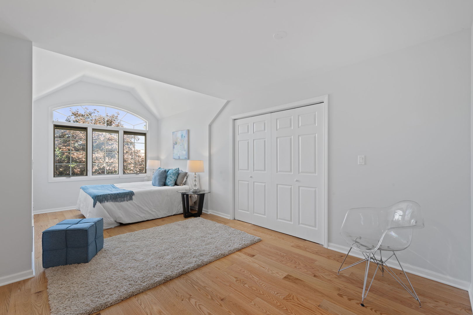 Oak Brook, Illinois, 60523, United States, 7 Bedrooms Bedrooms, ,5 BathroomsBathrooms,Residential,For Sale,1990925