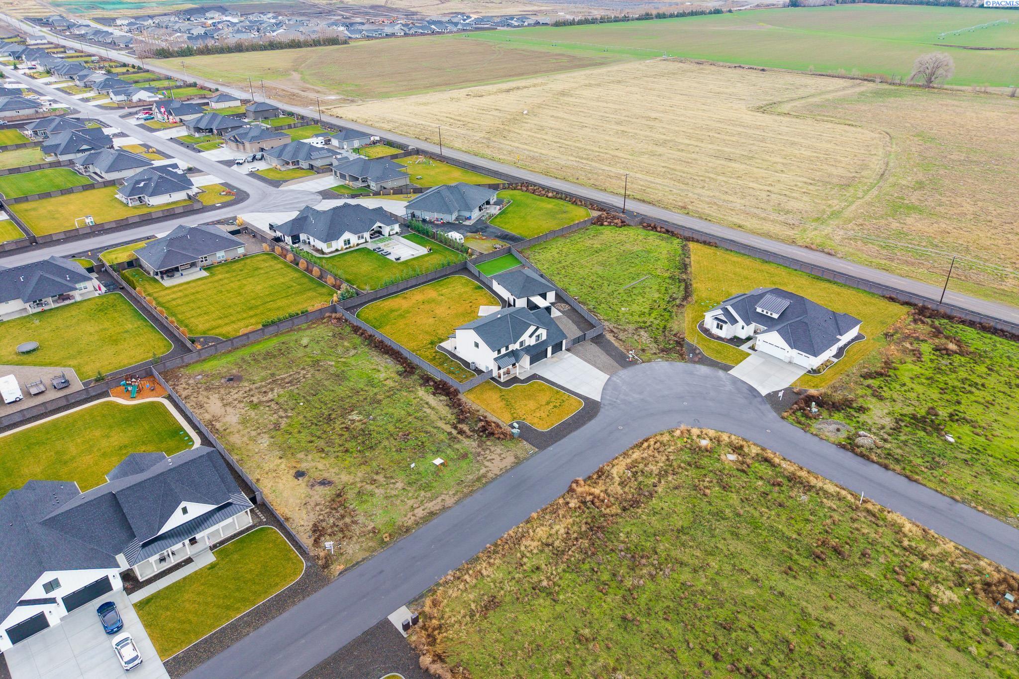 Pasco, Washington, 99301, United States, 4 Bedrooms Bedrooms, ,3 BathroomsBathrooms,Residential,For Sale,2005425