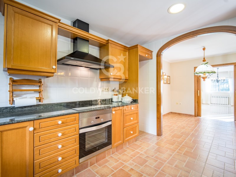 Valencia, Paterna, La Ca?ada Valencia, Paterna, La, Paterna, Comunidad Valenciana, ES, 5 Bedrooms Bedrooms, ,3 BathroomsBathrooms,Residential,For Sale,Valencia, Paterna, La Ca?ada Valencia, Paterna, La,1672423