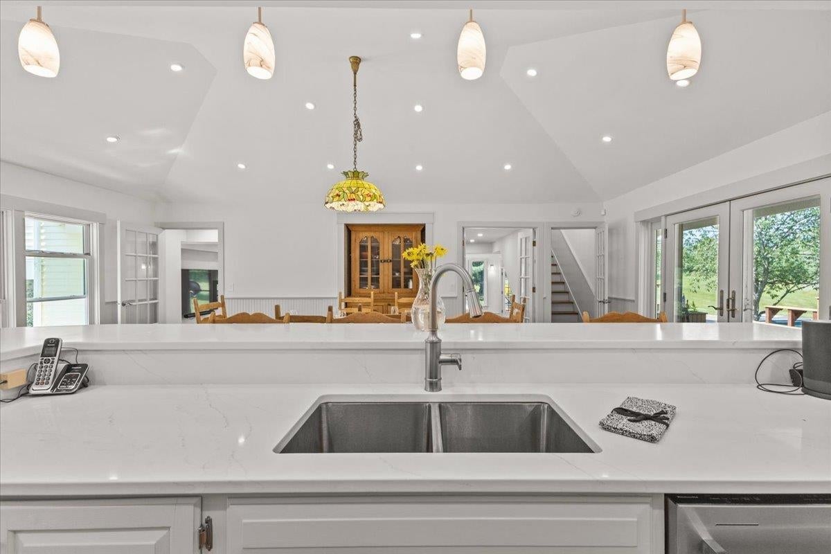Stowe, Vermont, 05672, United States, 4 Bedrooms Bedrooms, ,3 BathroomsBathrooms,Residential,For Sale,1890997