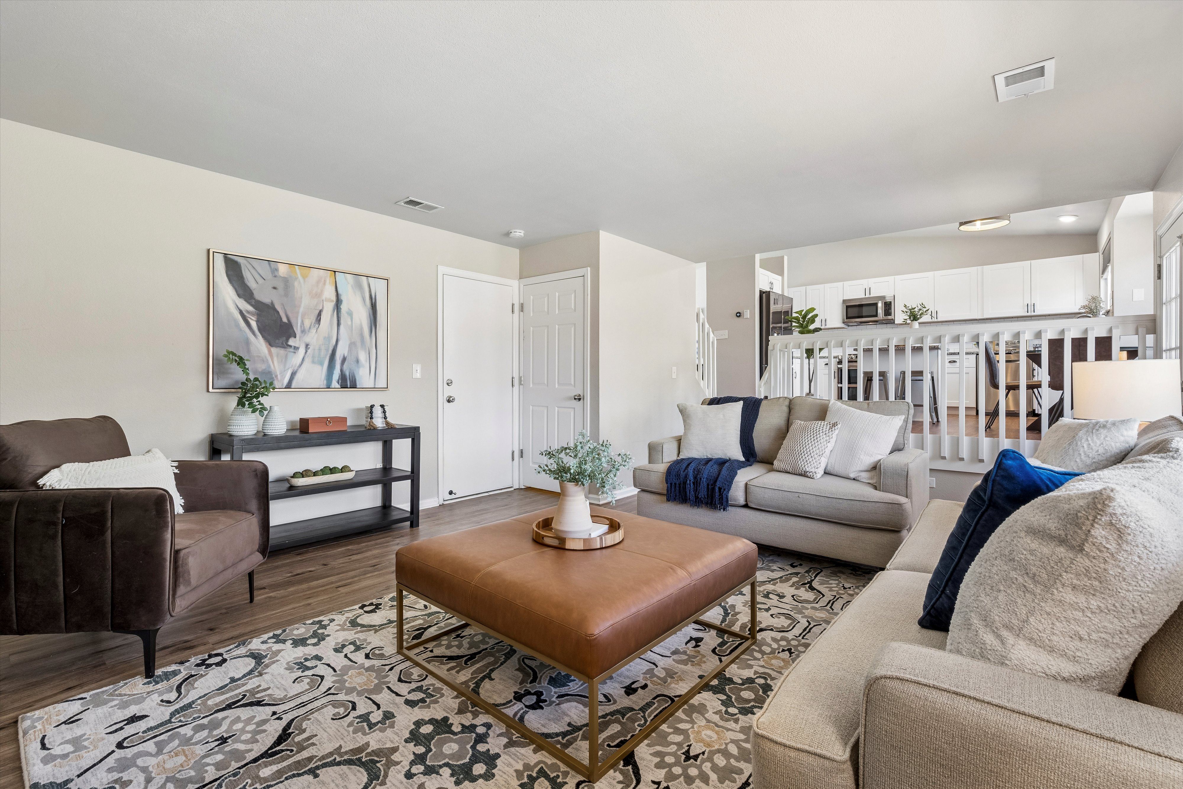  Discover effortless elegance in this stylishly updated home - 物件實景