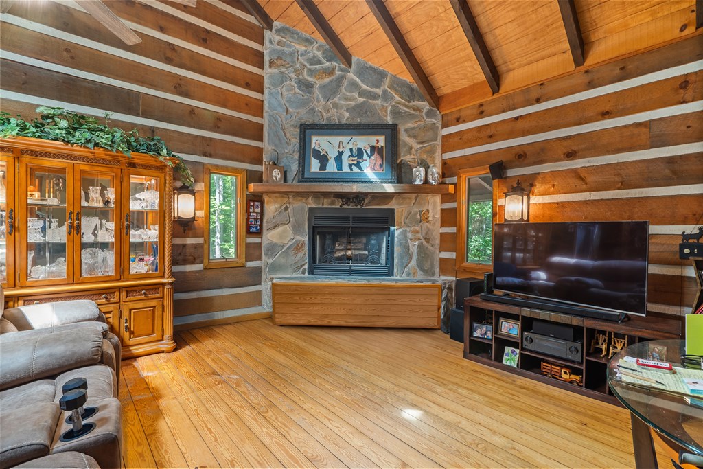 Blue Ridge, Georgia, 30513, United States, 3 Bedrooms Bedrooms, ,2 BathroomsBathrooms,Residential,For Sale,1977704