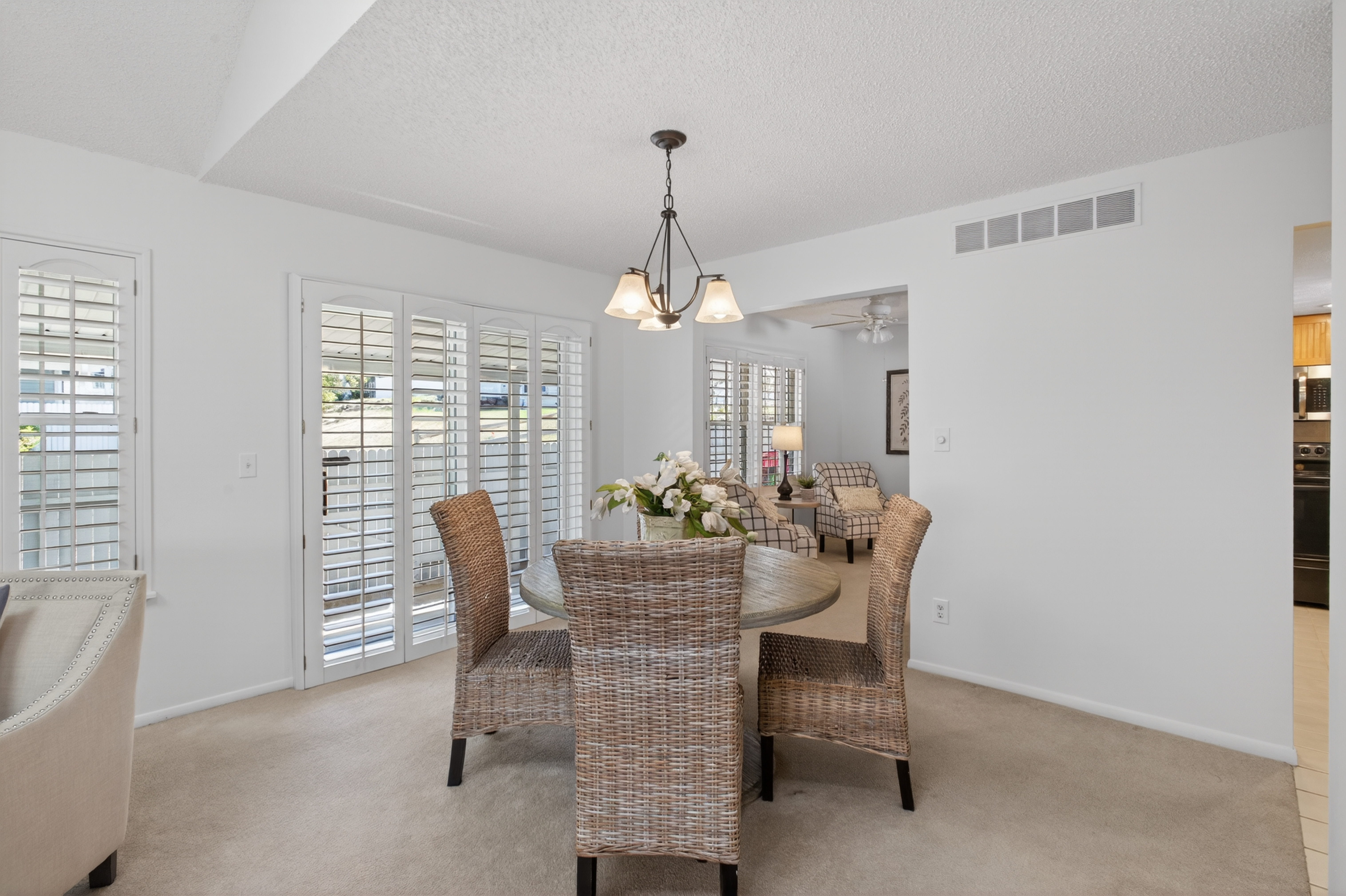  Beautifully maintained end unit in the Fairway 16 community of Heatheridge - 物件實景