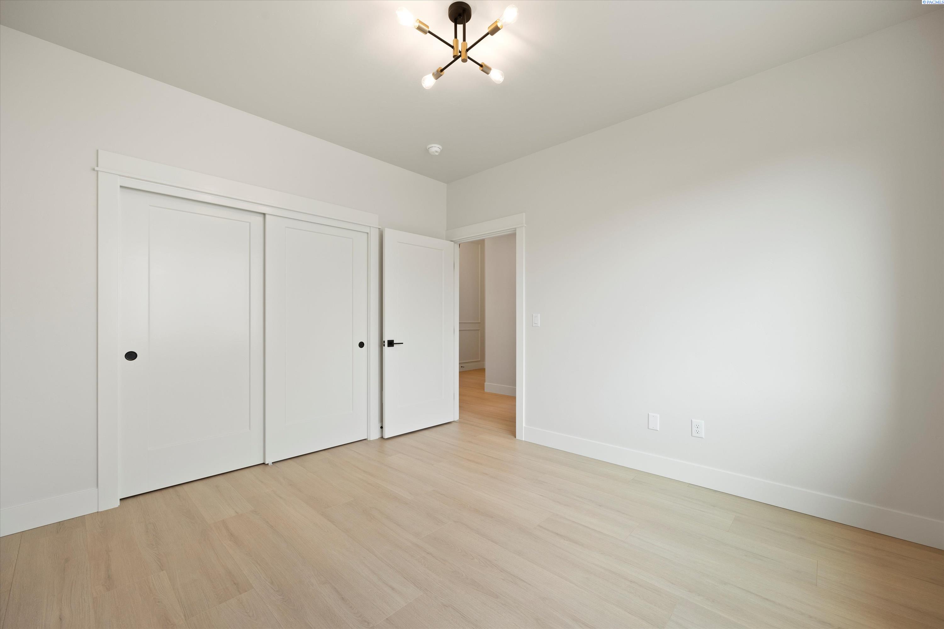 Richland, Washington, 99352, United States, 4 Bedrooms Bedrooms, ,3 BathroomsBathrooms,Residential,For Sale,1991503