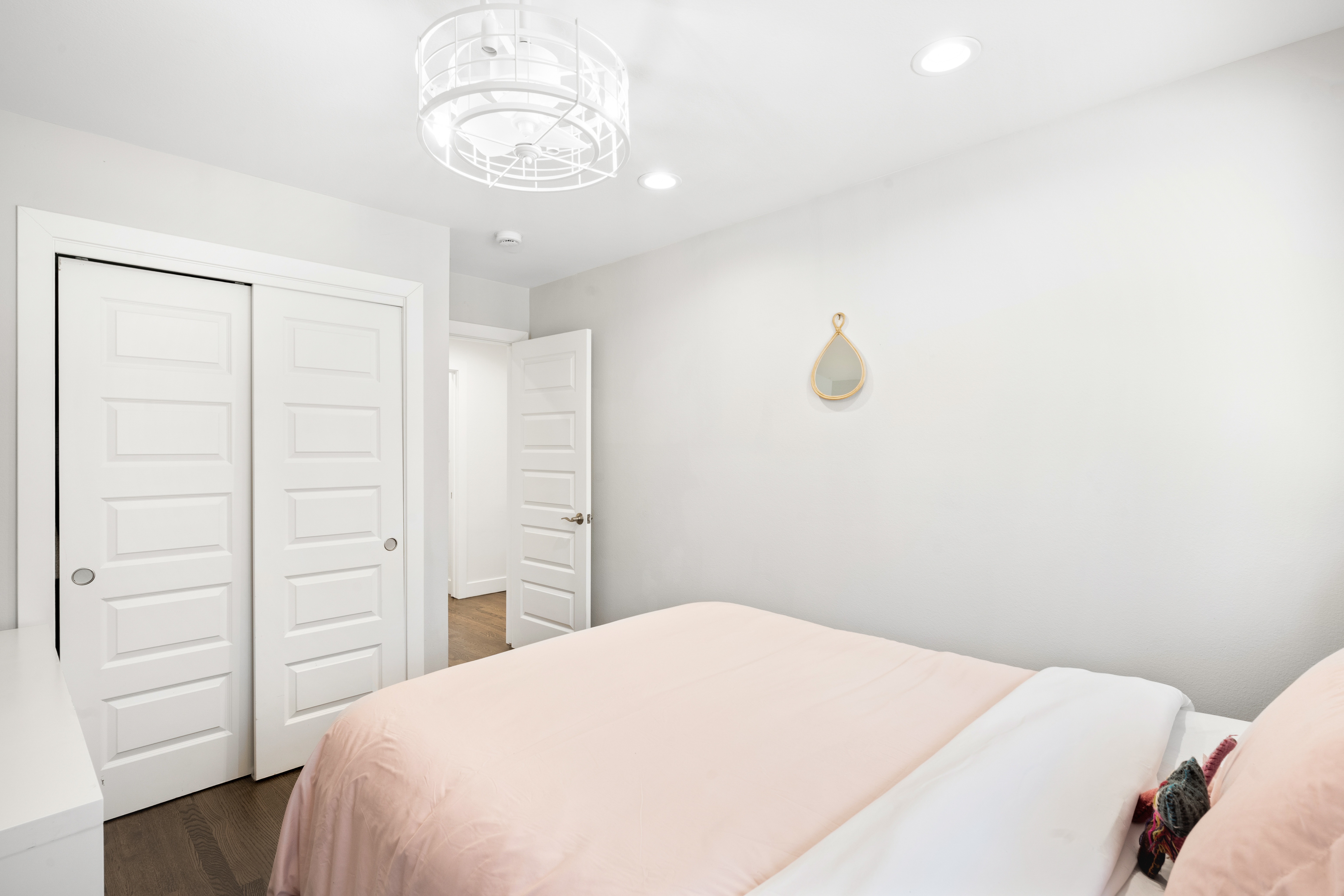  Updated Mid-Mod  Backyard Retreat - 物件實景