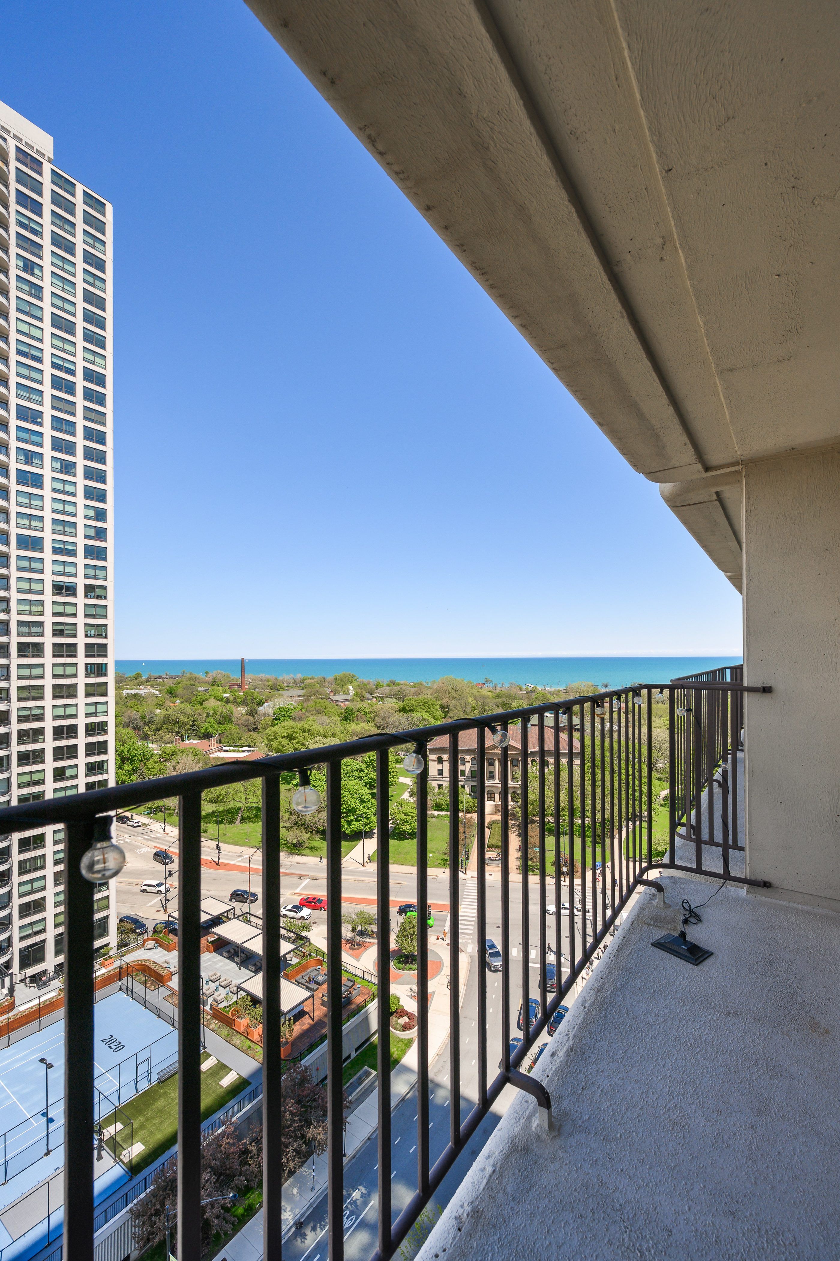  Bright and spacious Lincoln Park Residence - 物件實景