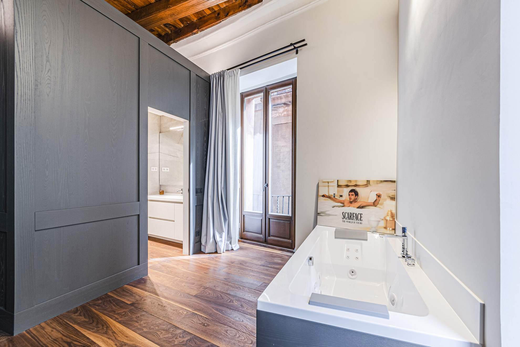  Authentic and medieval apartment with high ceilings in central El Born - 物件實景