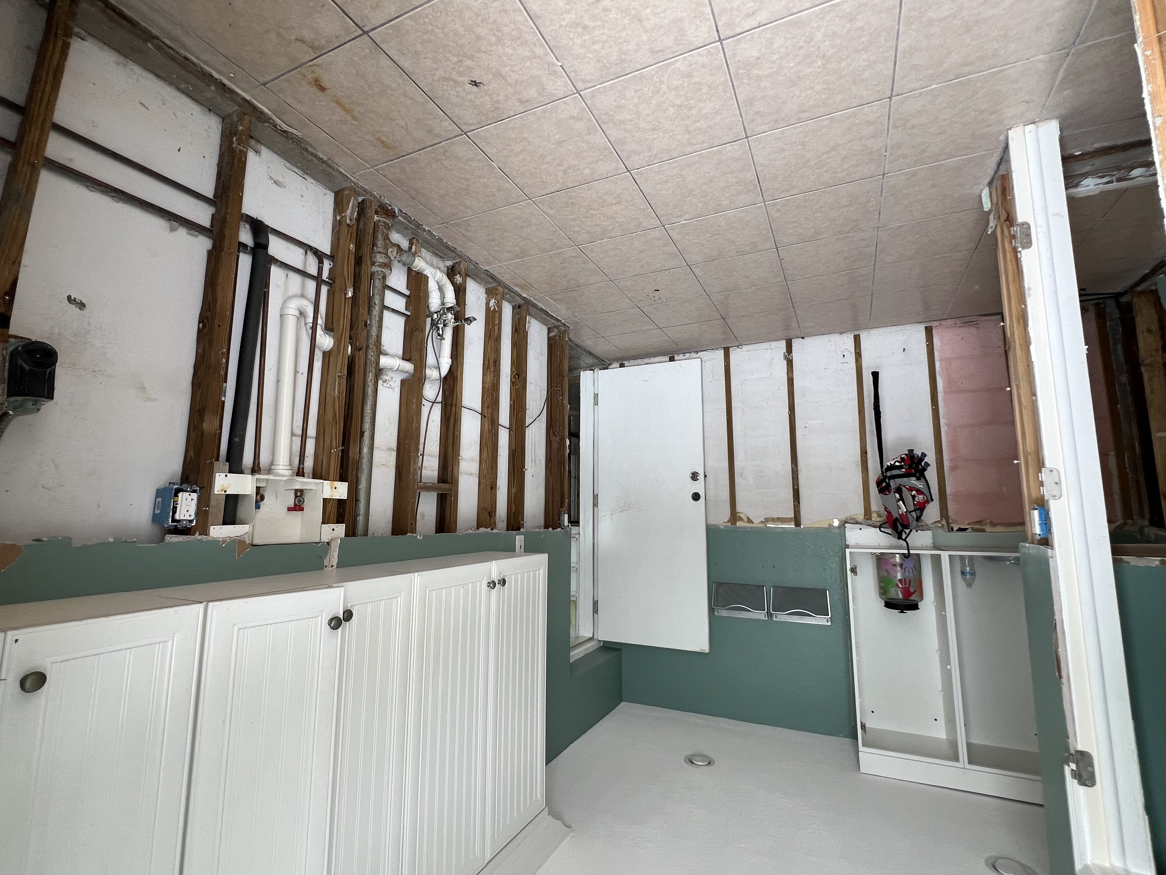 Treasure Island, Florida, 33706, United States, 3 Bedrooms Bedrooms, ,2 BathroomsBathrooms,Residential,For Sale,1985726