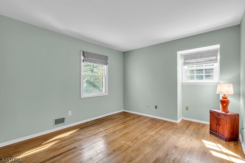 Bridgewater Twp., New Jersey, 08807, United States, 4 Bedrooms Bedrooms, ,3 BathroomsBathrooms,Residential,For Sale,1938544