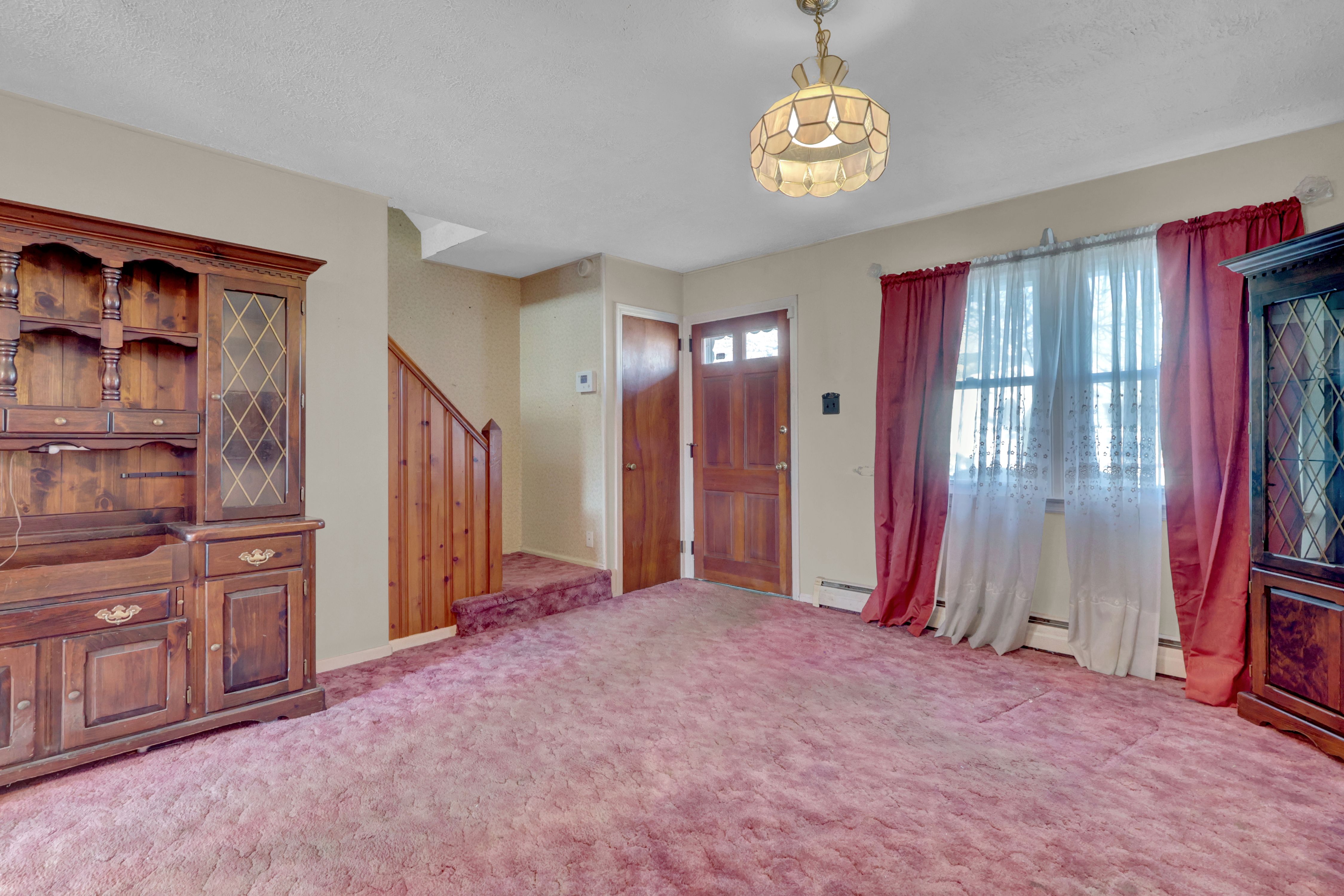 West Babylon, New York, 11704, United States, 4 Bedrooms Bedrooms, ,2 BathroomsBathrooms,Residential,For Sale,2010725